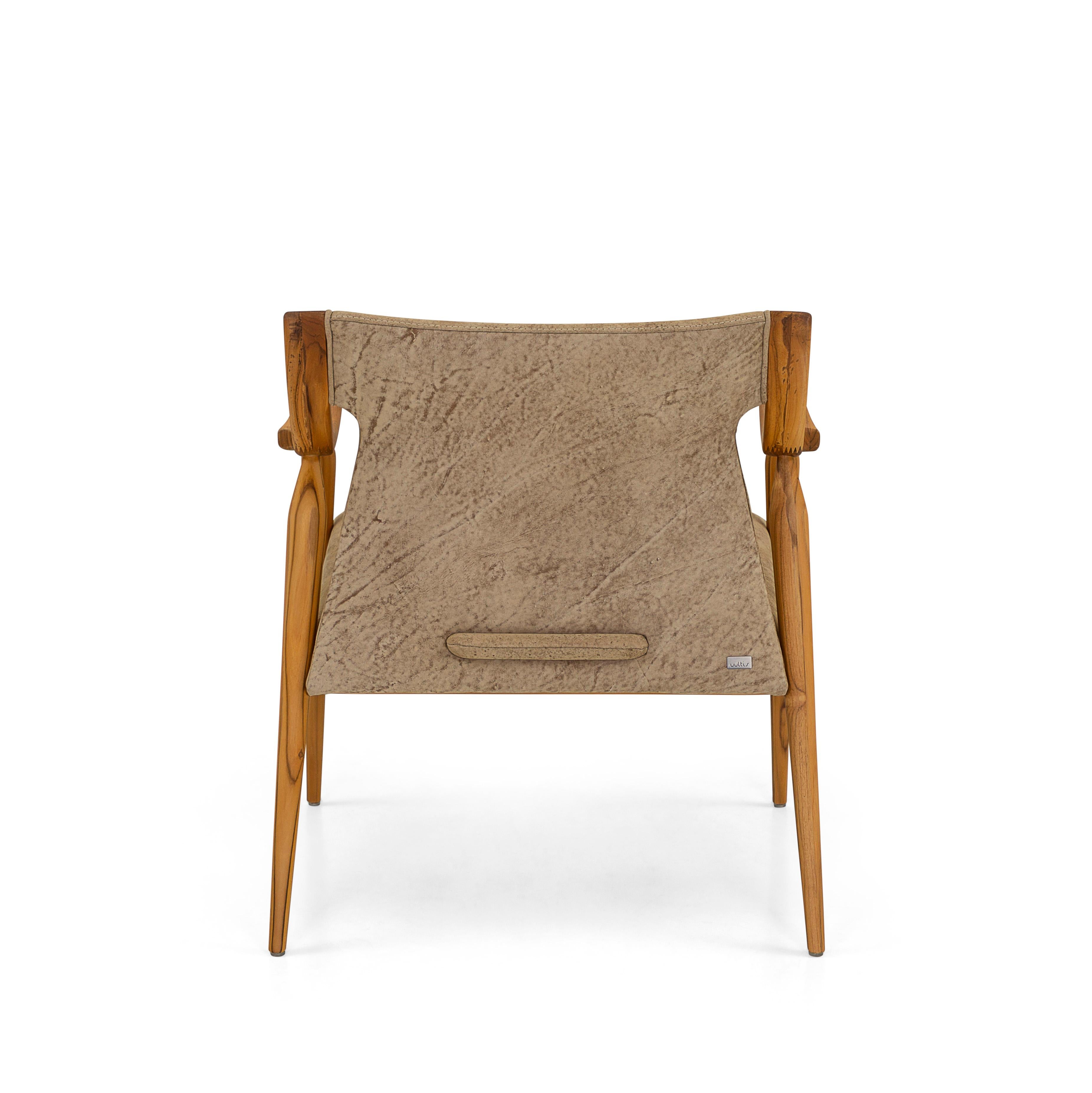 Mince Armchair Featuring Curved Arms, Spindle Legs in Teak Wood Finish & Leather In New Condition For Sale In Miami, FL