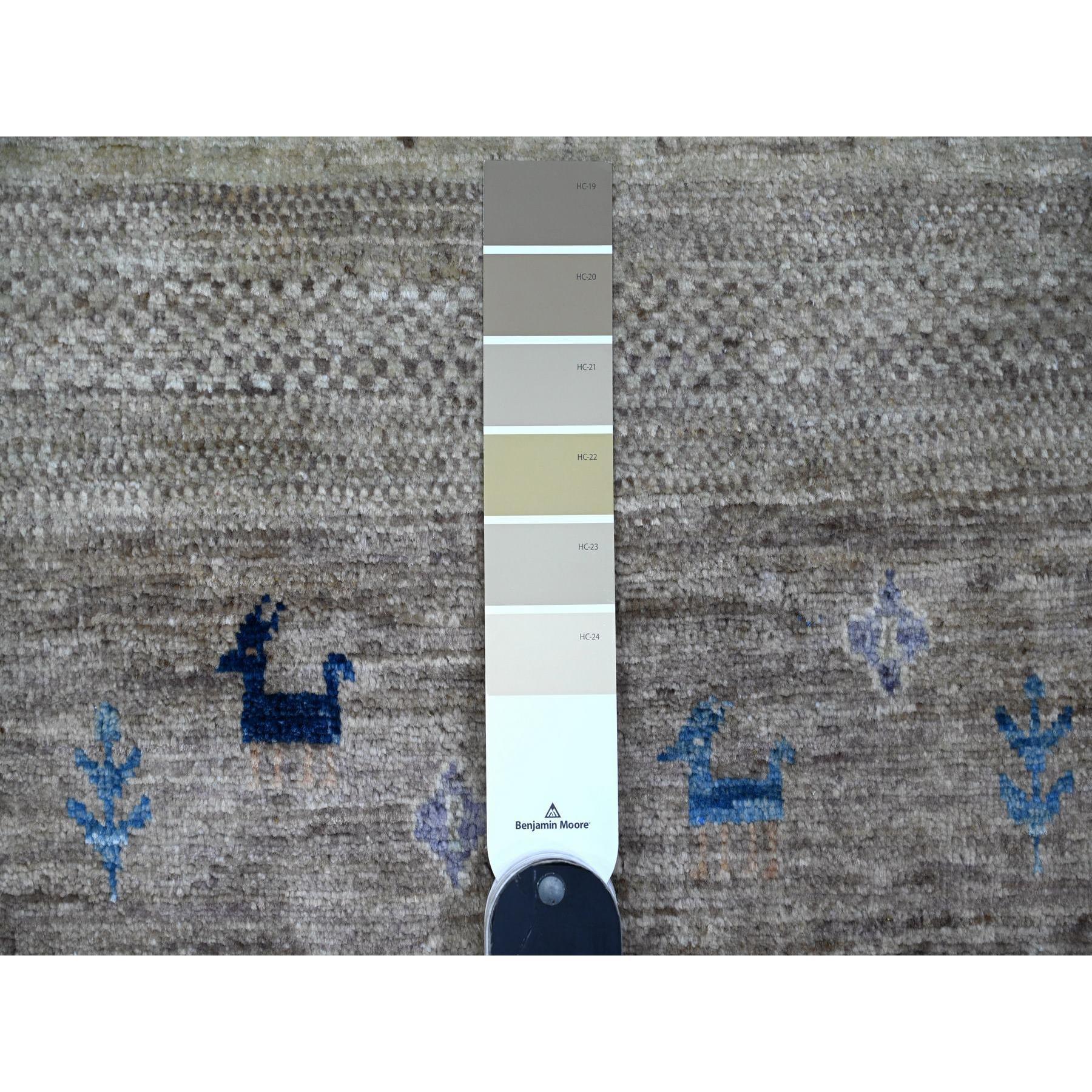 XXIe siècle et contemporain Tapis oriental gris attentionné Kashkuli Gabbeh noué à la main 9'1