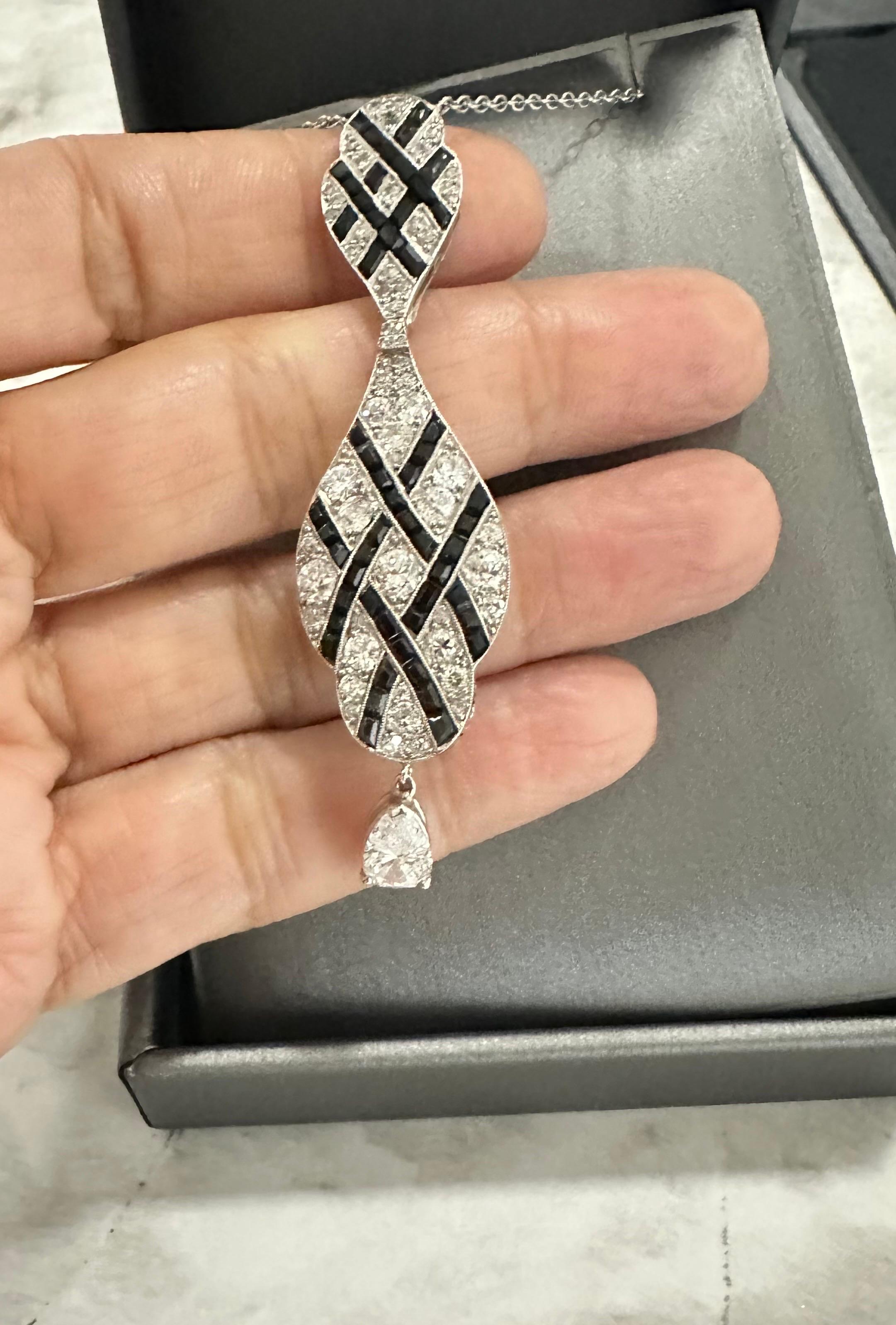 Mindi Mond Kunst  Einzigartige Halskette aus Platin mit geometrischem Diamant-Onyx im Deko-Stil  für Damen oder Herren im Angebot