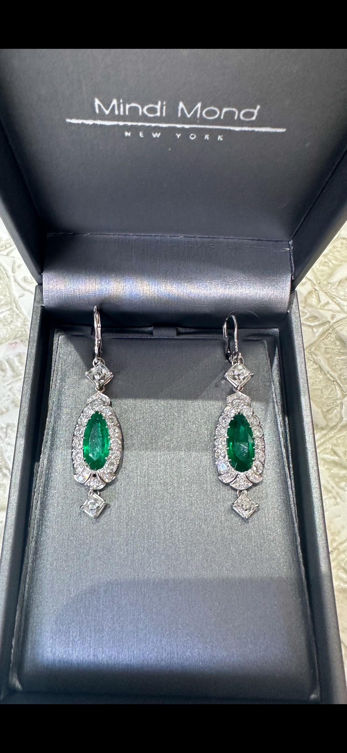 Art Deco Mindi Mond Colombian Emerald and French Diamond Platinum Drop Earrings For Sale