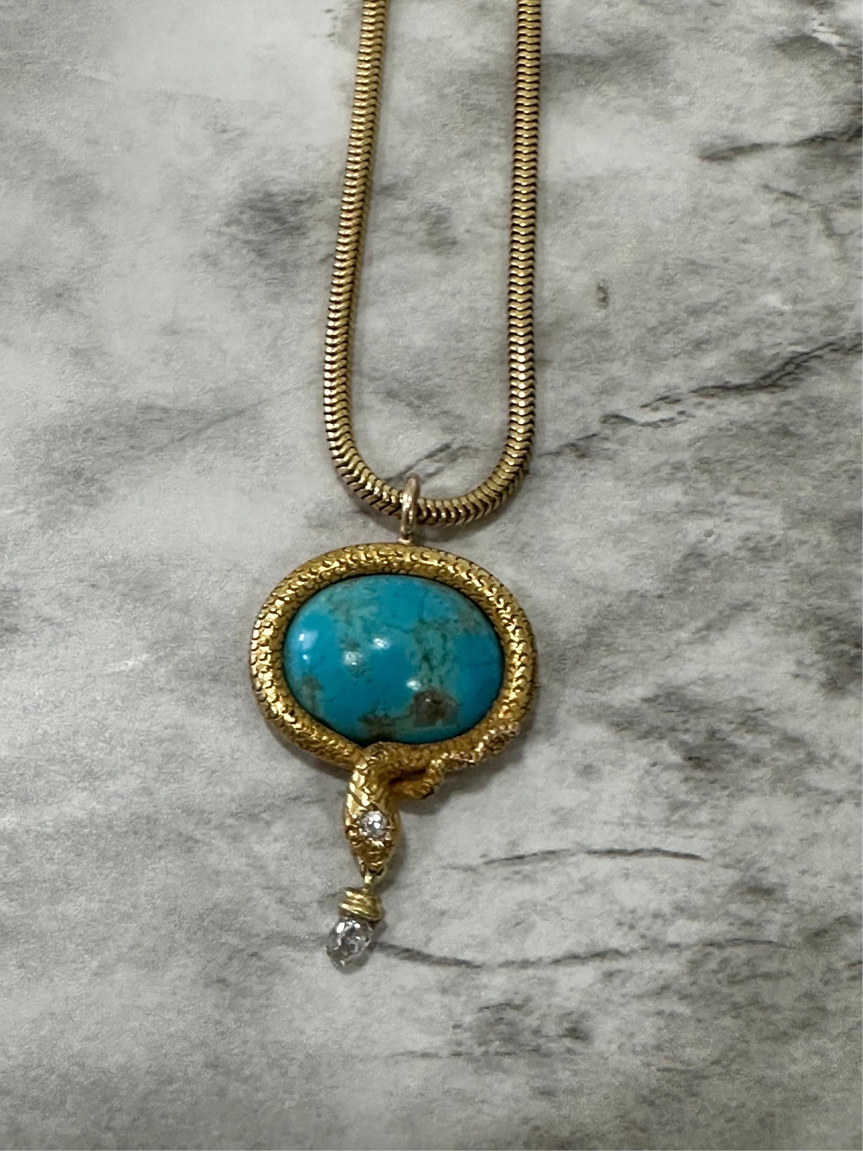 Taille briolette Mindi Mond Briolette victorienne turquoise  Pendentif serpent en or avec diamants   en vente