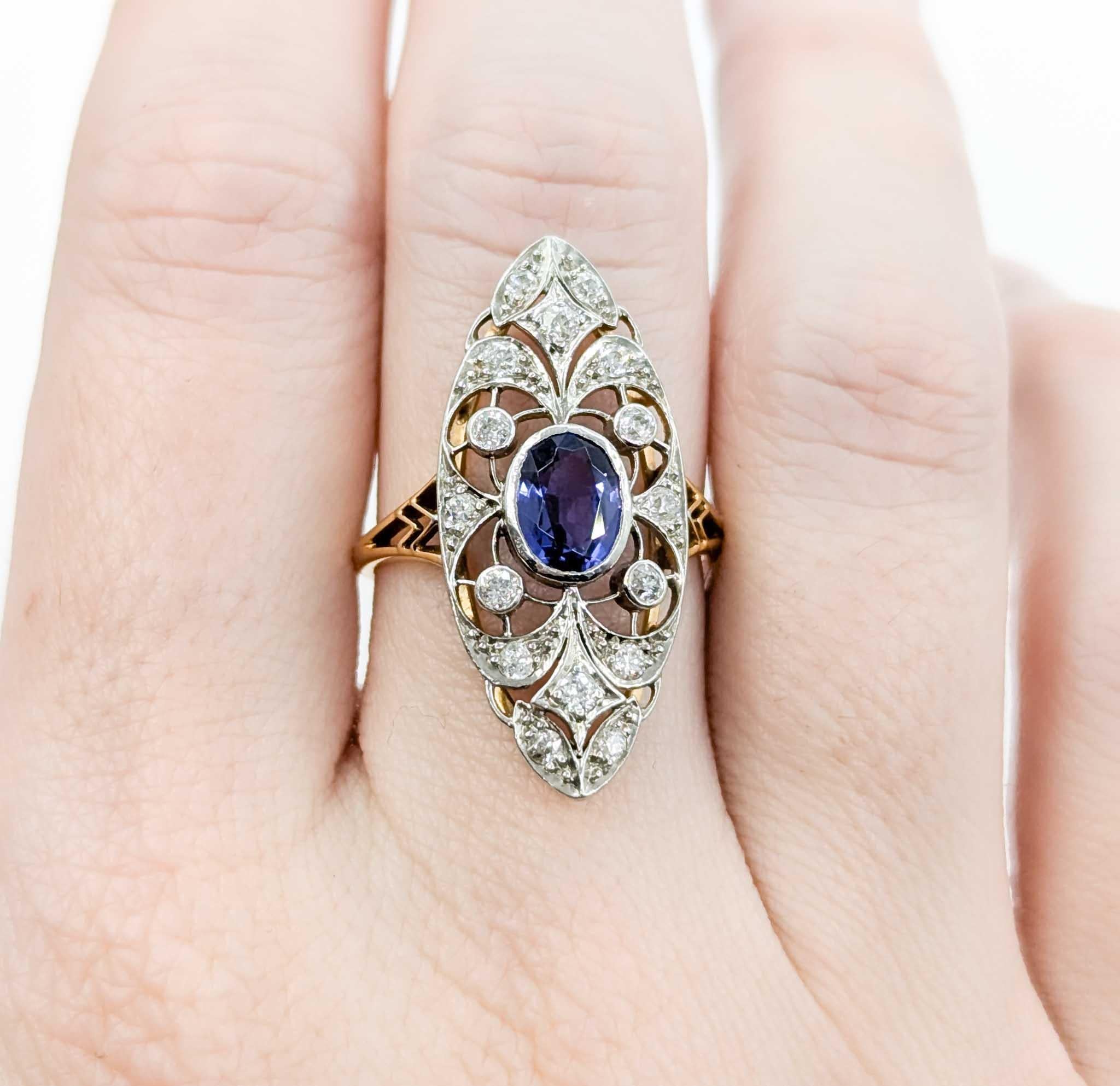 Ring aus 18 Karat Gelbgold und Platin mit Diamanten im Minenschliff und Tansanit im Zustand „Hervorragend“ in Bloomington, MN