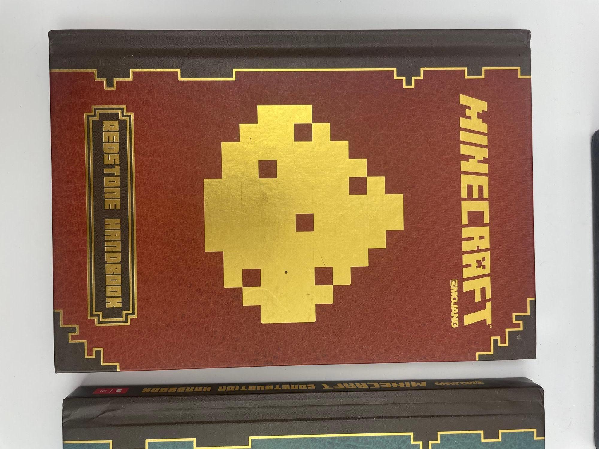Minecraft The Complete Handbook Collection'S Set of 4 di Stephanie Milton in vendita 4