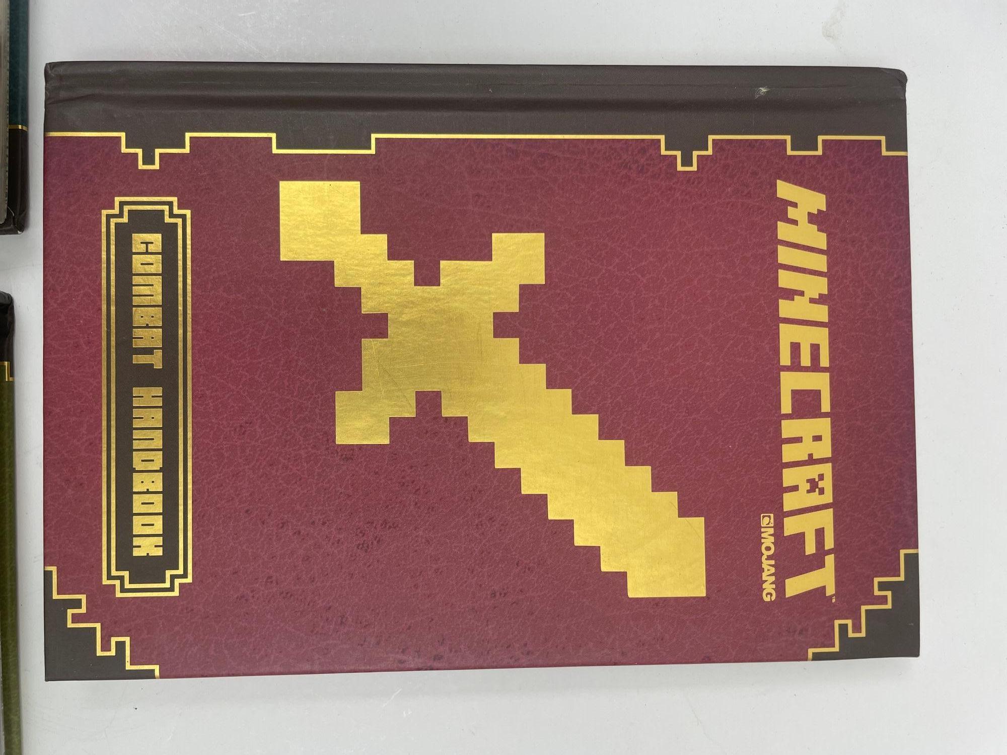 Minecraft The Complete Handbook Collection'S Set of 4 di Stephanie Milton in vendita 11