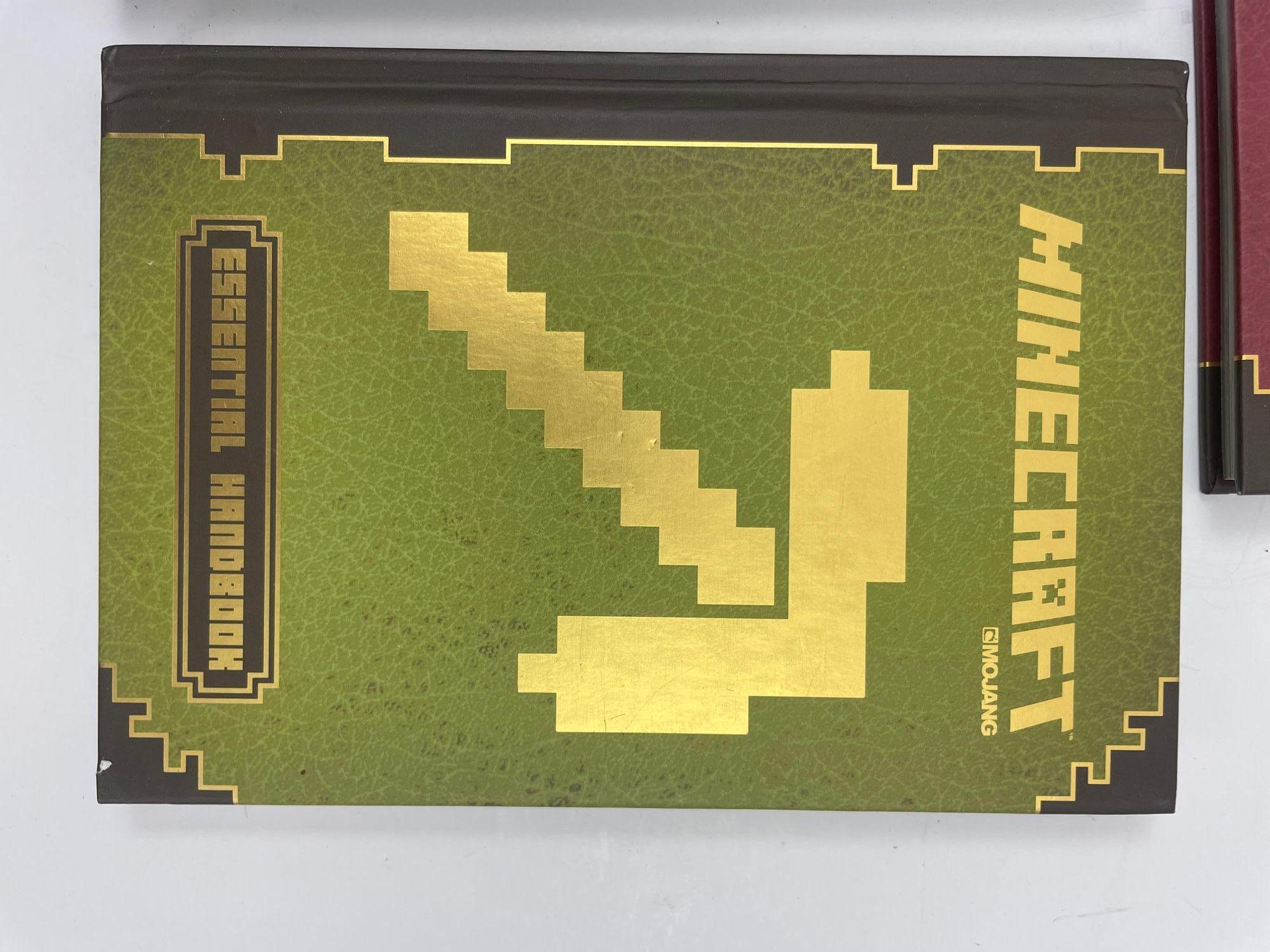Minecraft The Complete Handbook Collection'S Set of 4 di Stephanie Milton in vendita 1