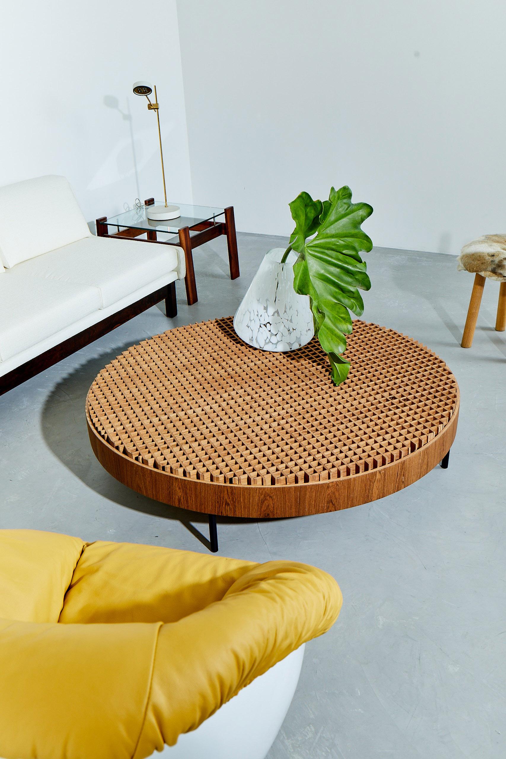 Bois Table basse Mineira de Ronald Sasson, design contemporain brésilien en vente