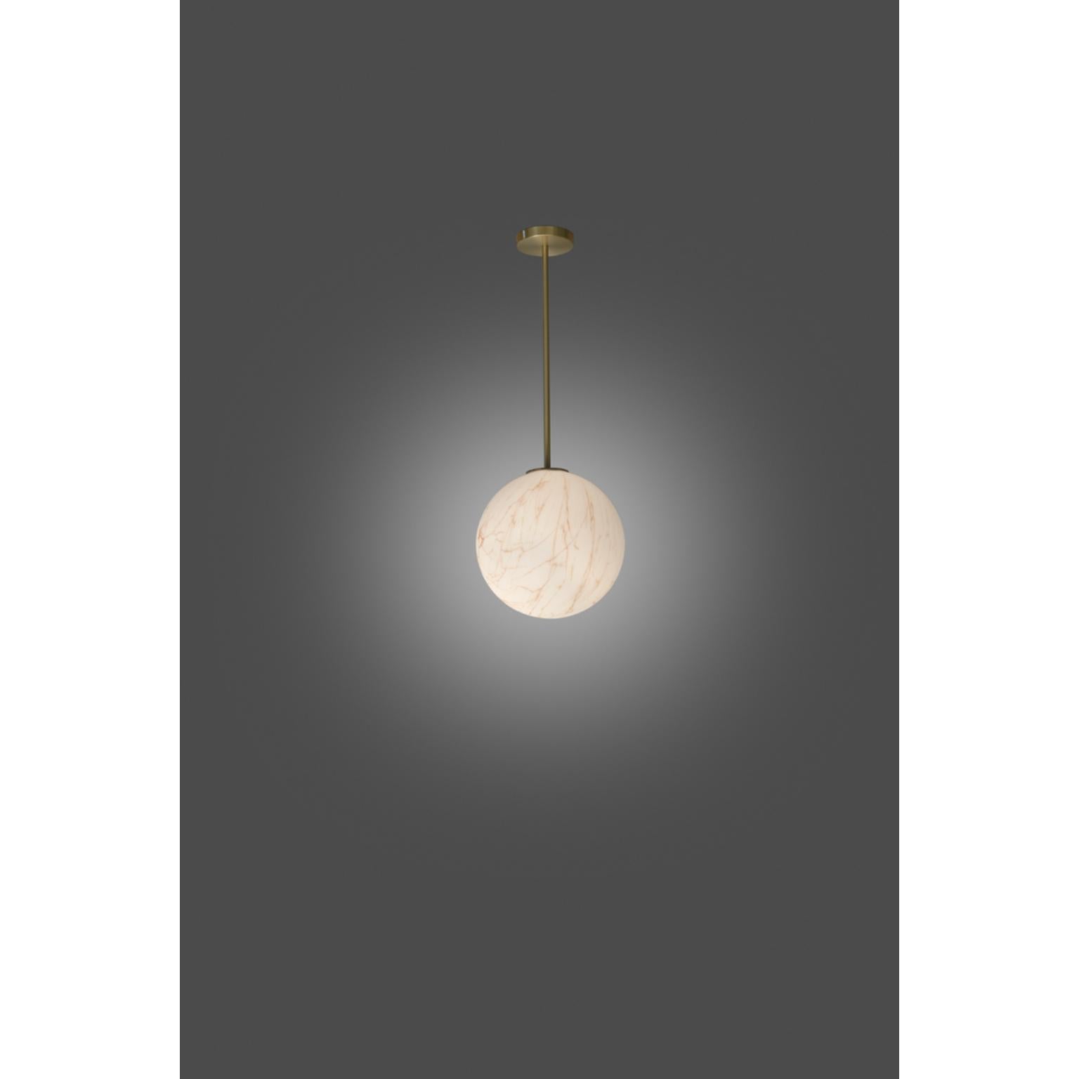 Lampe suspendue Tige 30 minéraux de SLIDE Studio
Dimensions : Ø 30 x H 80 cm : Ø 30 x H 80 cm.
Matériaux : Polyéthylène et laiton.

Disponible en différentes tailles. Les prix peuvent varier. Ce produit peut être utilisé à l'intérieur et à