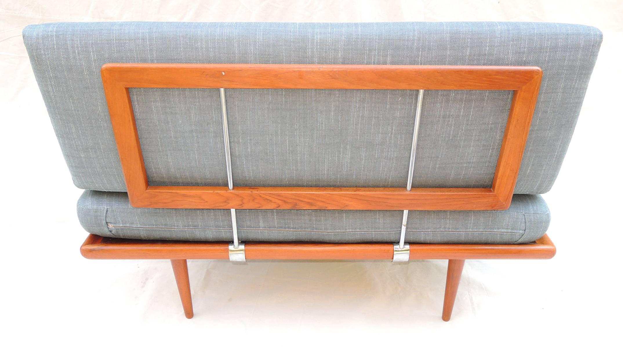 Mid-Century Modern Minerva Daybed by Hvidt & Molgaard