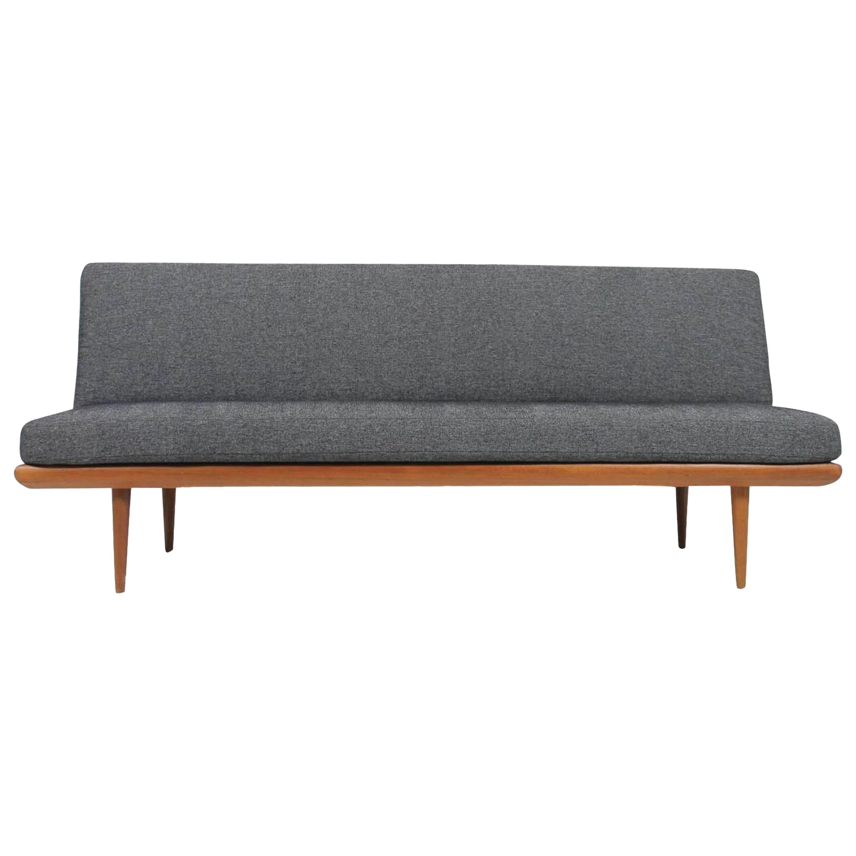 Minerva Daybed by Peter Hvidt 
Orla Mølgaard-Nielsen for France 
Daverkosen