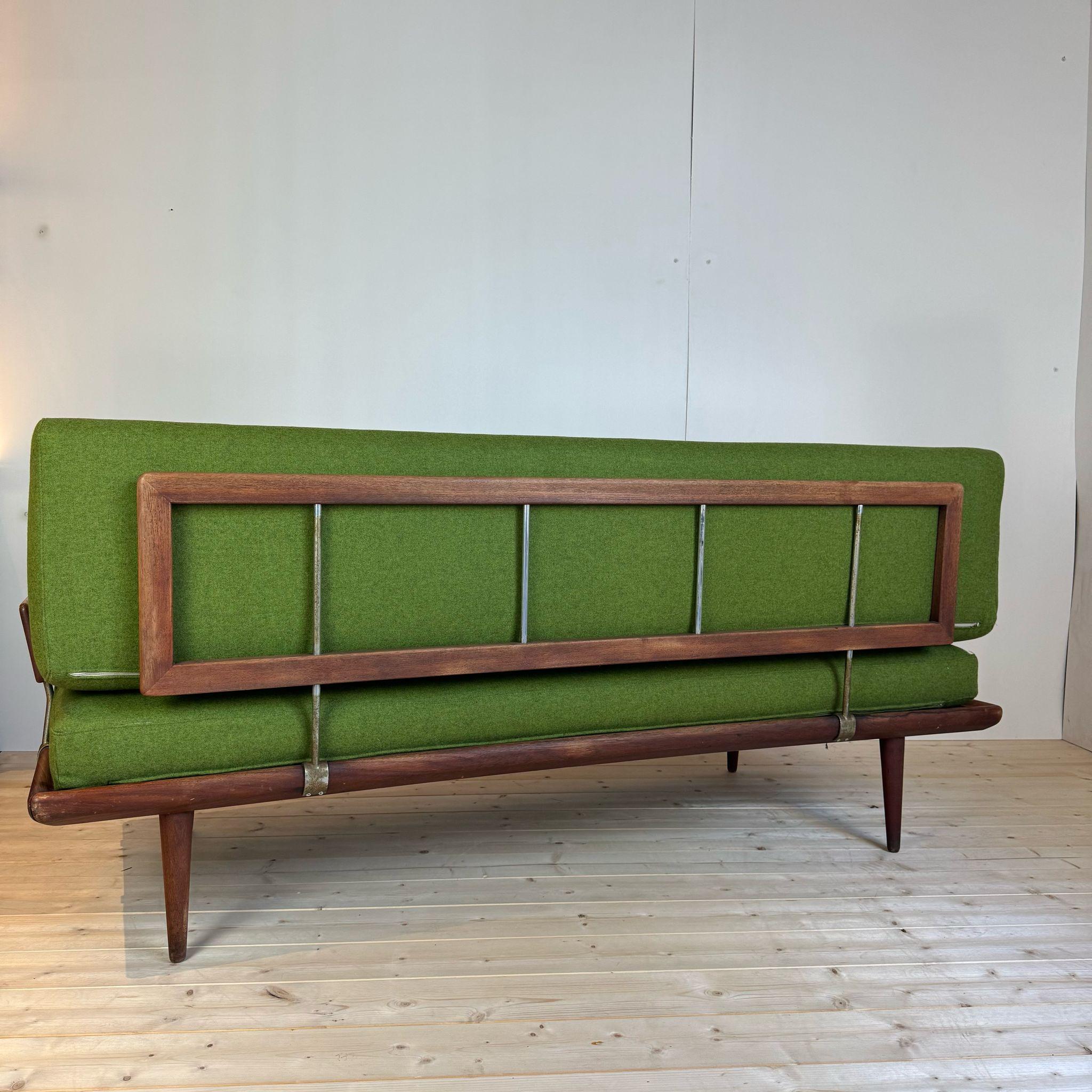 Mid-20th Century Canapé Minerva par Peter Hvidt pour France et fils 1960 en vente