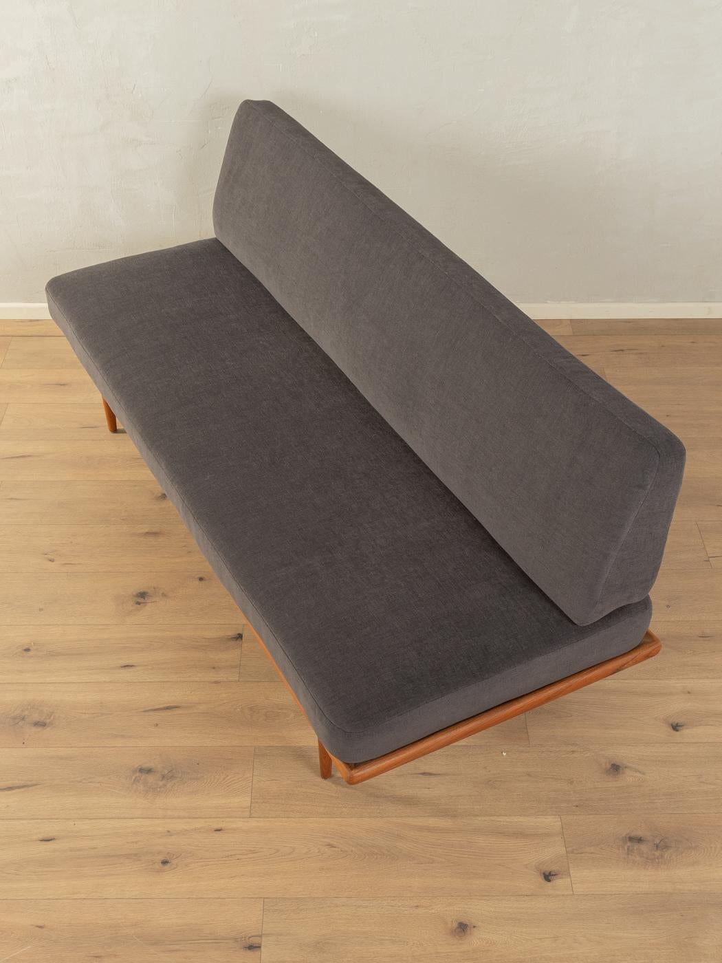 Minerva Sofa, Peter Hvidt & Orla Molgaard Nielsen 1