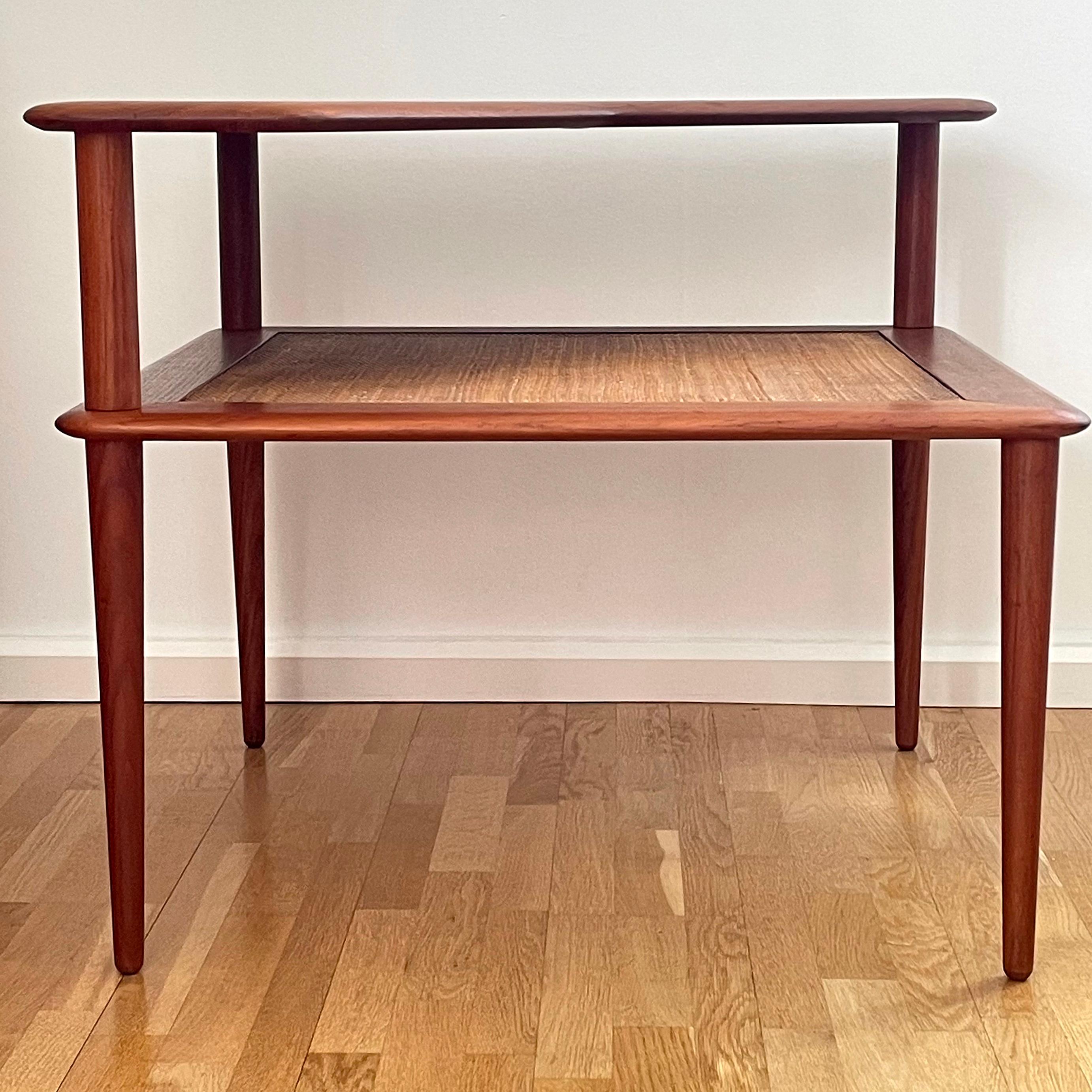 Mid-Century Modern Table d'appoint Minerva en teck par Hvidt & Mølgaard pour France & Son, années 1950 en vente