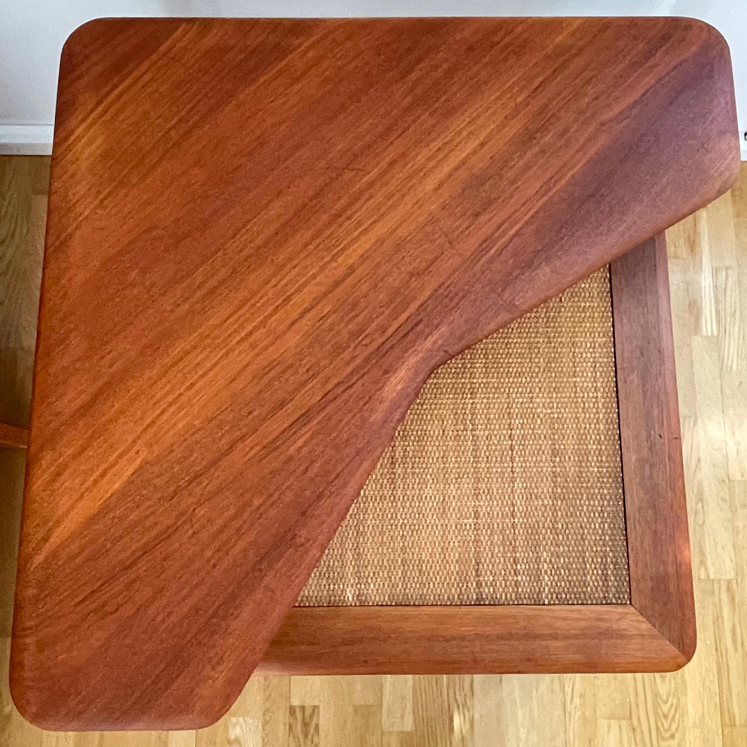 Minerva Teak Side Table by Hvidt & Mølgaard for France & Son, 1950s In Good Condition For Sale In Stockholm, SE