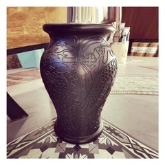 Taburete / Mesa auxiliar Ming Negro de Studio Job