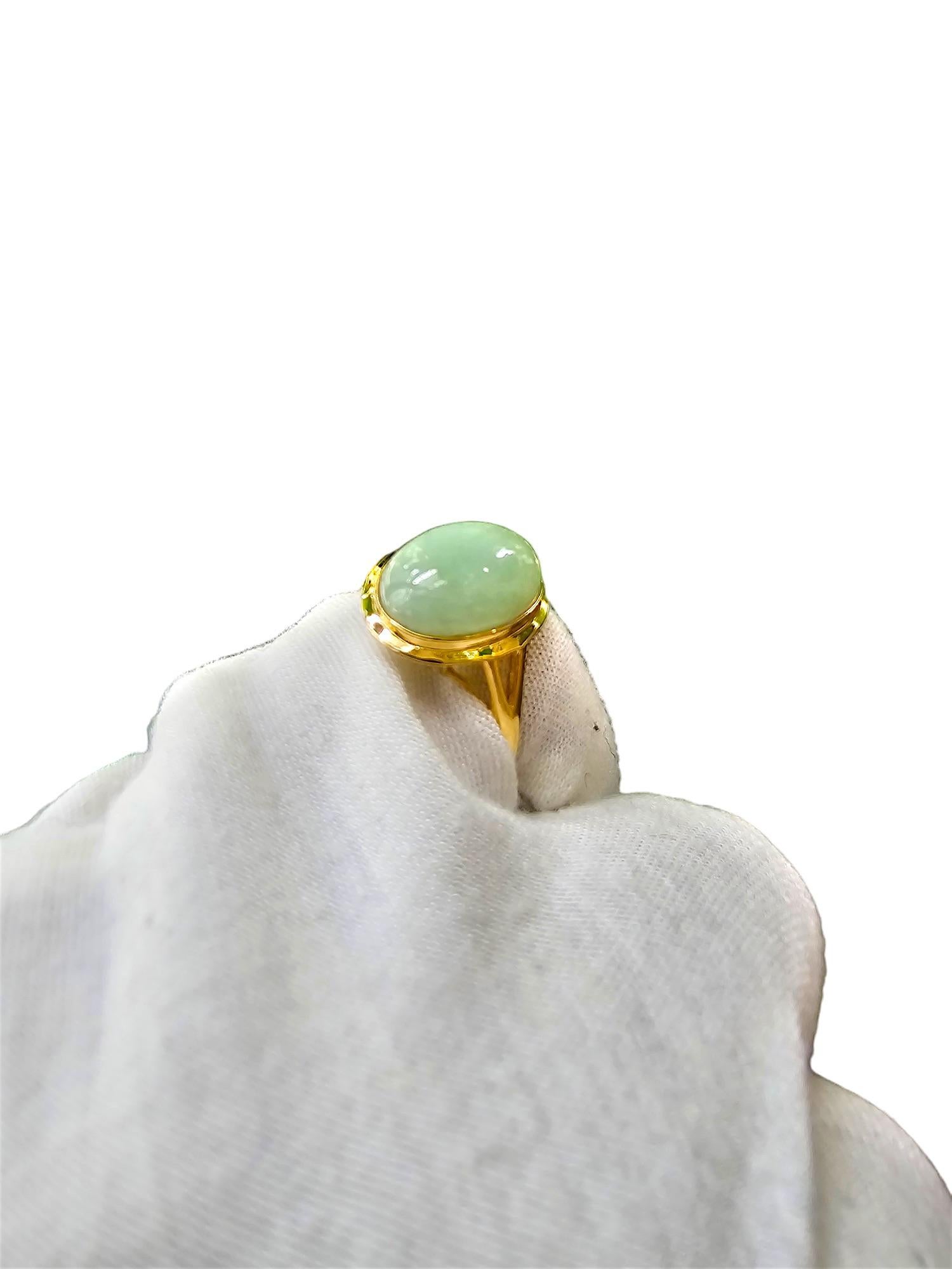 Ming Burmese Green A-Jadeite Jade Ring (with 14K Solid Yellow Gold) For Sale 5