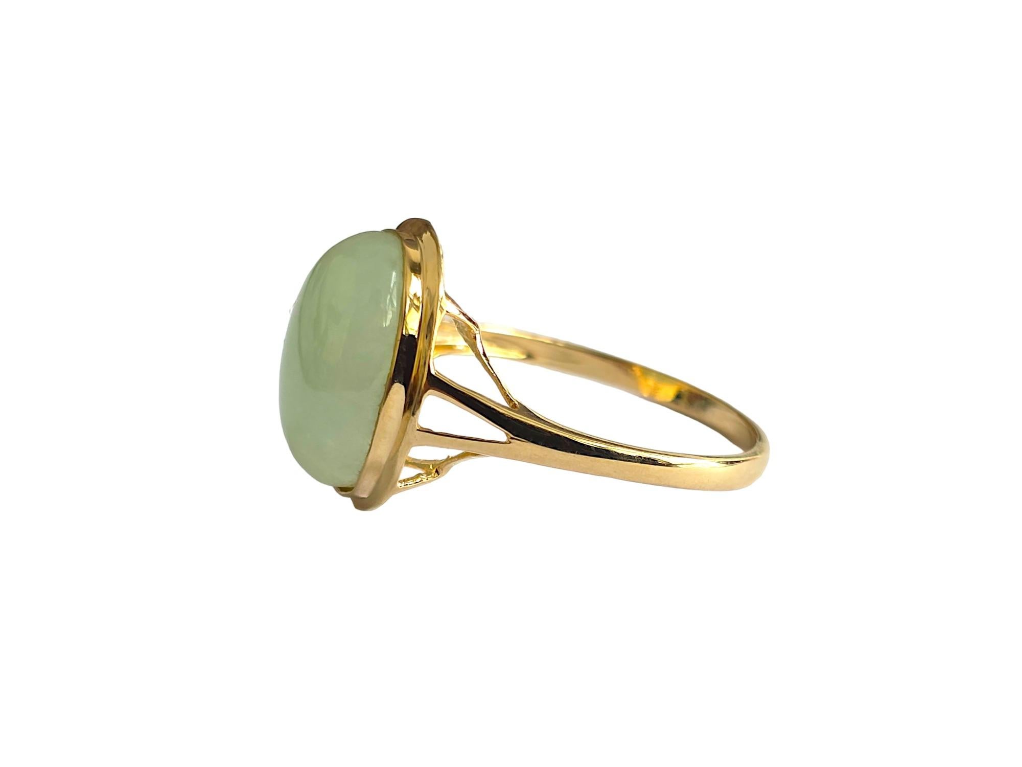 Cabochon Ming Burmese Green A-Jadeite Jade Ring (with 14K Solid Yellow Gold) For Sale