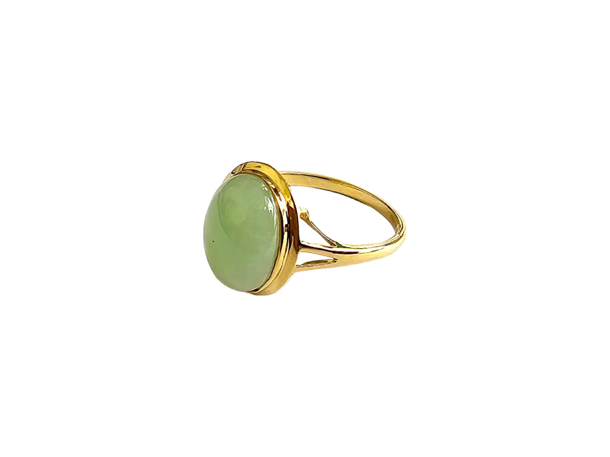 Ming Burmese Green A-Jadeite Jade Ring (with 14K Solid Yellow Gold) For Sale 1