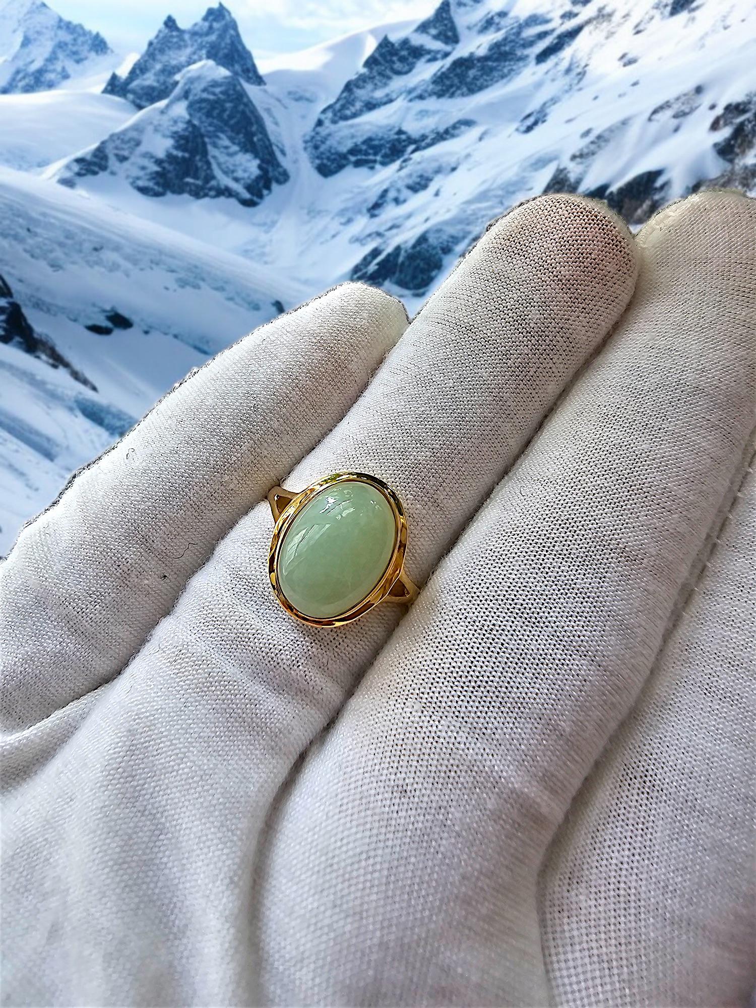 Ming Burmese Green A-Jadeite Jade Ring (with 14K Solid Yellow Gold) For Sale 2