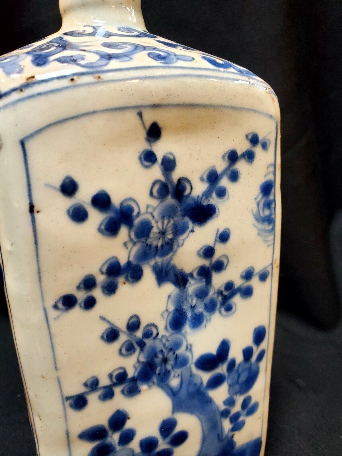 Ming, Chinese Antique Jiajing Blue and White Porcelain Square Vase For Sale 4