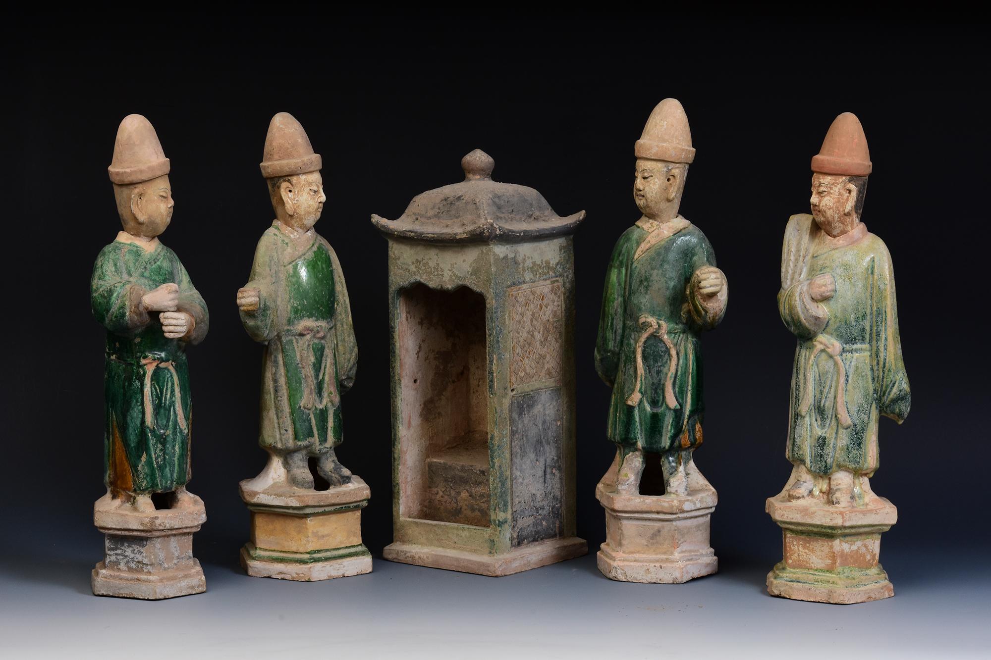 Ming Dynasty, Ein Satz antiker chinesischer glasierter Töpferwaren und Sänfte im Angebot 8