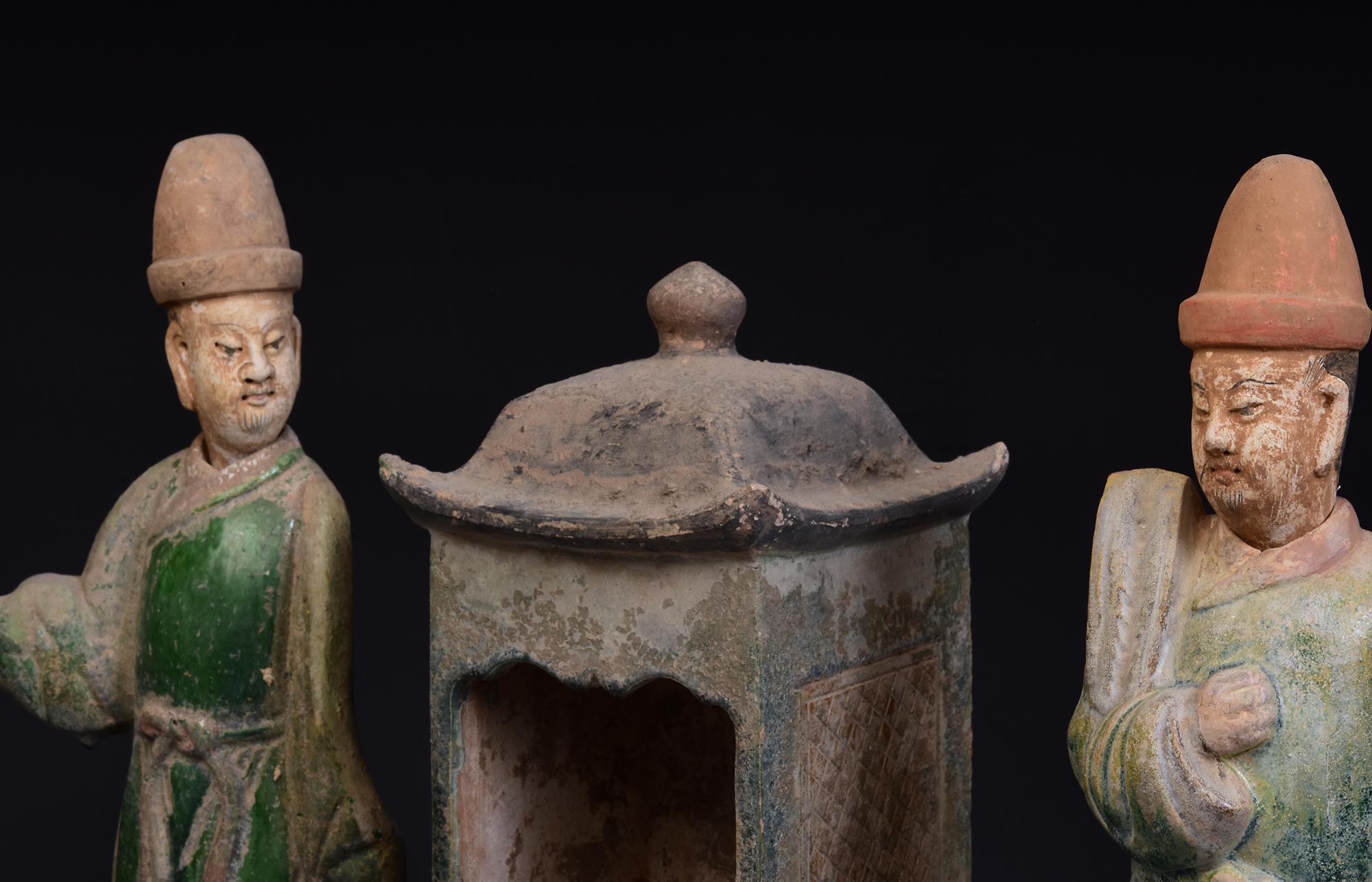 Ming Dynasty, Ein Satz antiker chinesischer glasierter Töpferwaren und Sänfte (Chinesisch) im Angebot