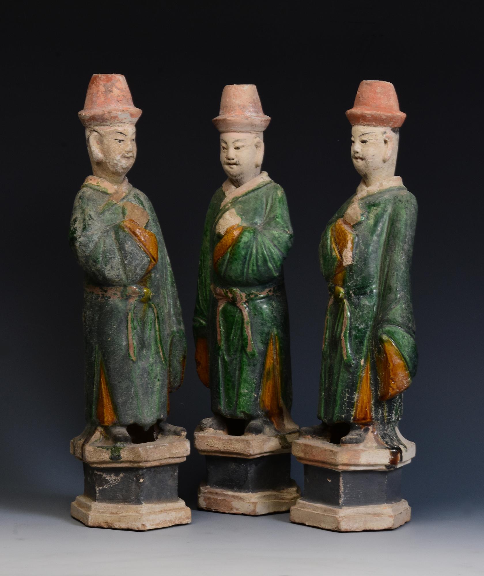 Ming Dynasty, A Set of Antique Chinese Green Glazed Pottery Standing Court Man In Good Condition In Sampantawong, TH