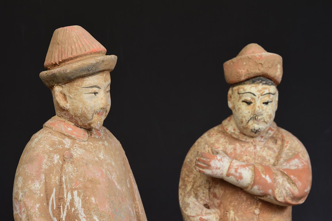 Ming Dynasty, A Set of Antique Chinese Pottery Court Man For Sale 1