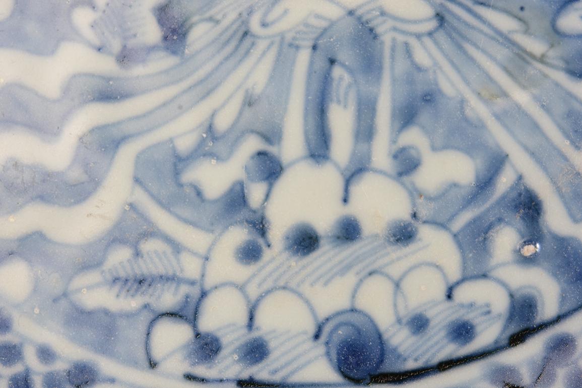 Ming Dynasty, Antique Chinese Swatow Blue and White Ceramic Dish 2