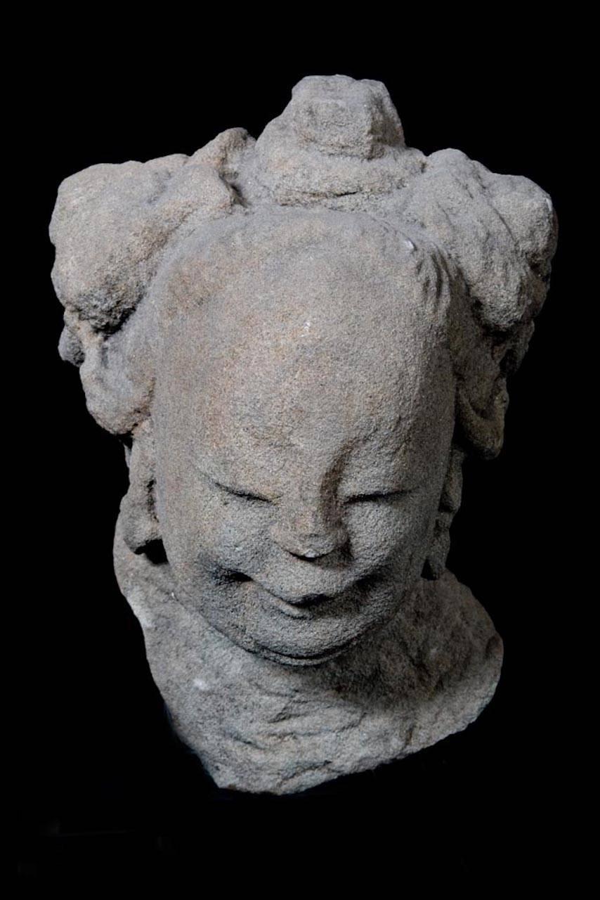 Ming Dynasty Celestial Deity Head Carved in Stone - China '1368-1644 AD' In Excellent Condition For Sale In San Pedro Garza Garcia, Nuevo Leon