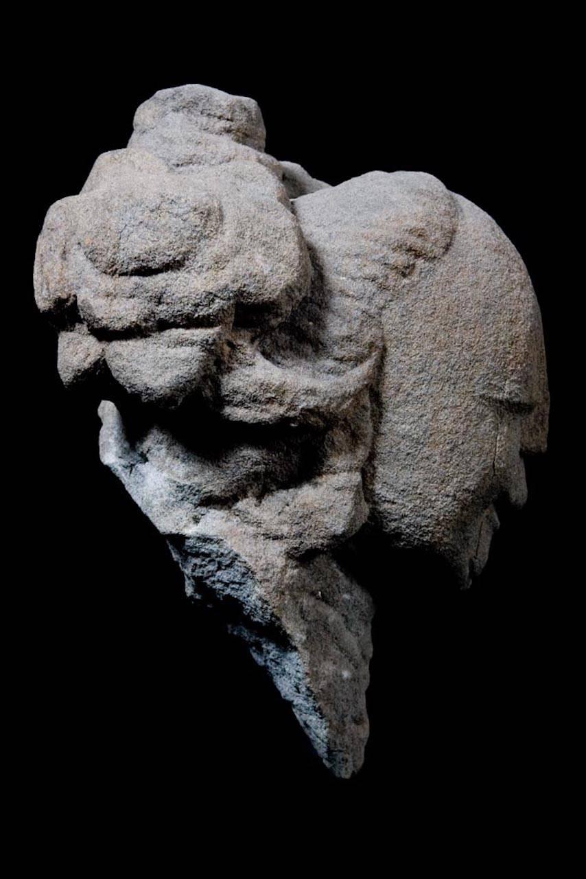 Tête de divinité céleste de la dynastie Ming sculptée dans la pierre - Chine 1368-1644 apr. J.-C. en vente 1