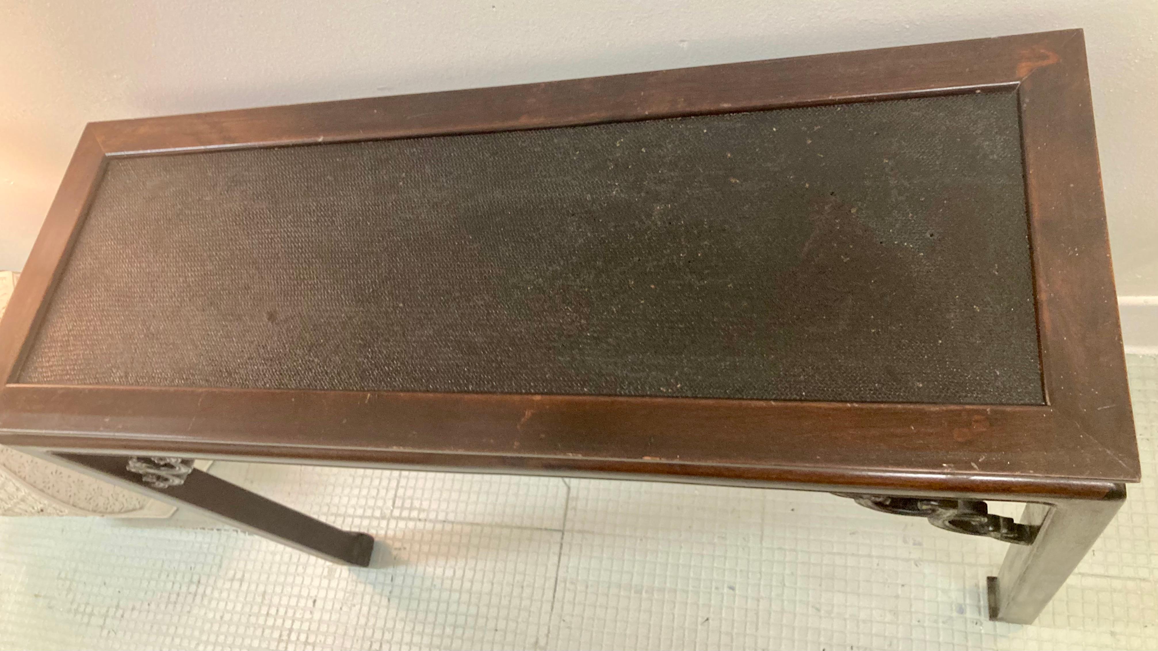 Ming Dynasty Chinese Console With Raffia Top For Sale 3
