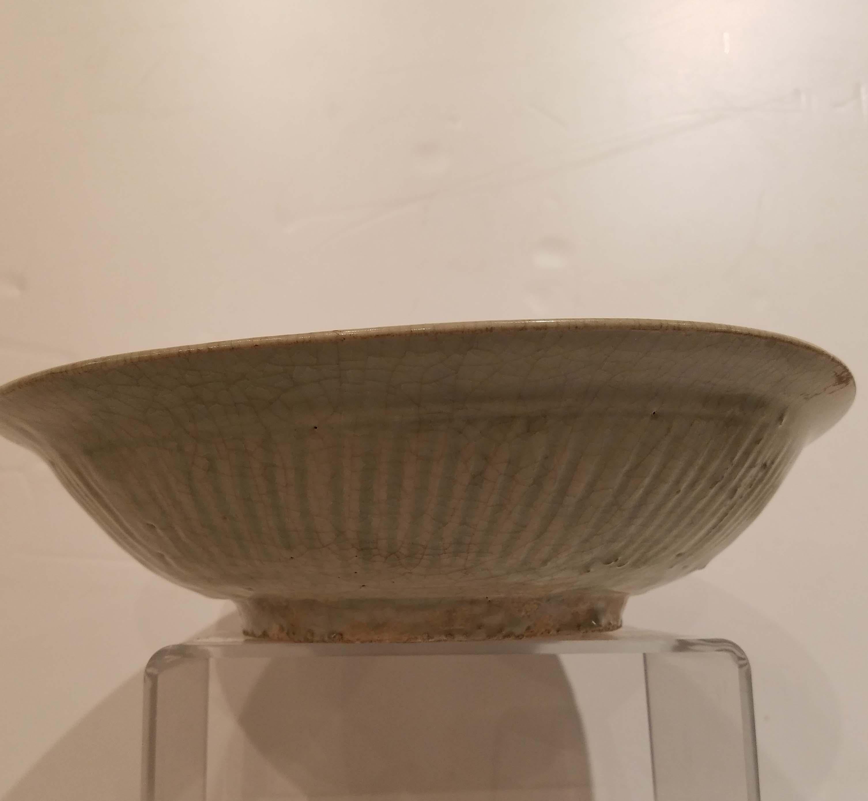 Chinese Export Ming Dynasty Chinese Porcelain Celadon Bowl For Sale