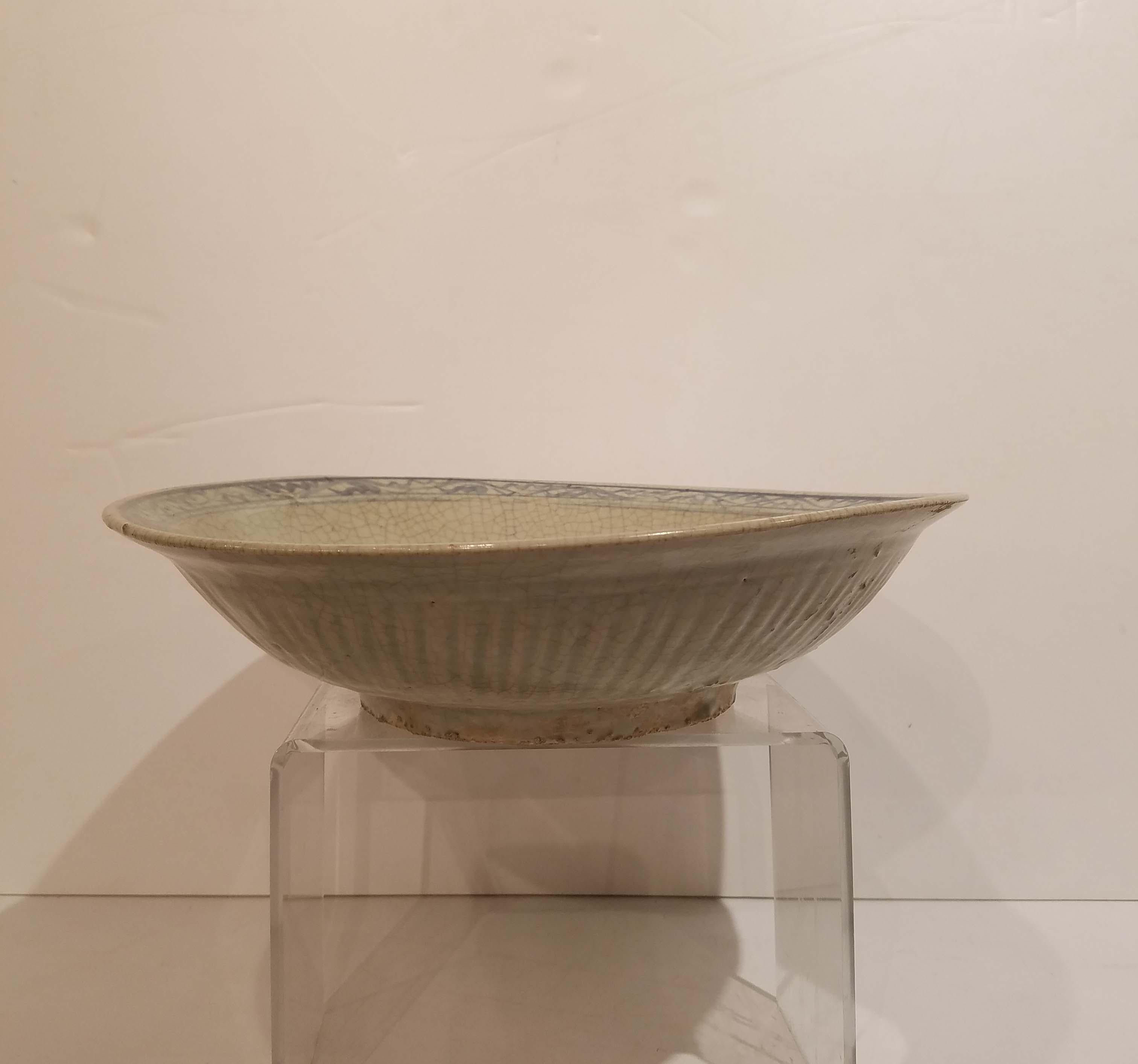 Glazed Ming Dynasty Chinese Porcelain Celadon Bowl For Sale