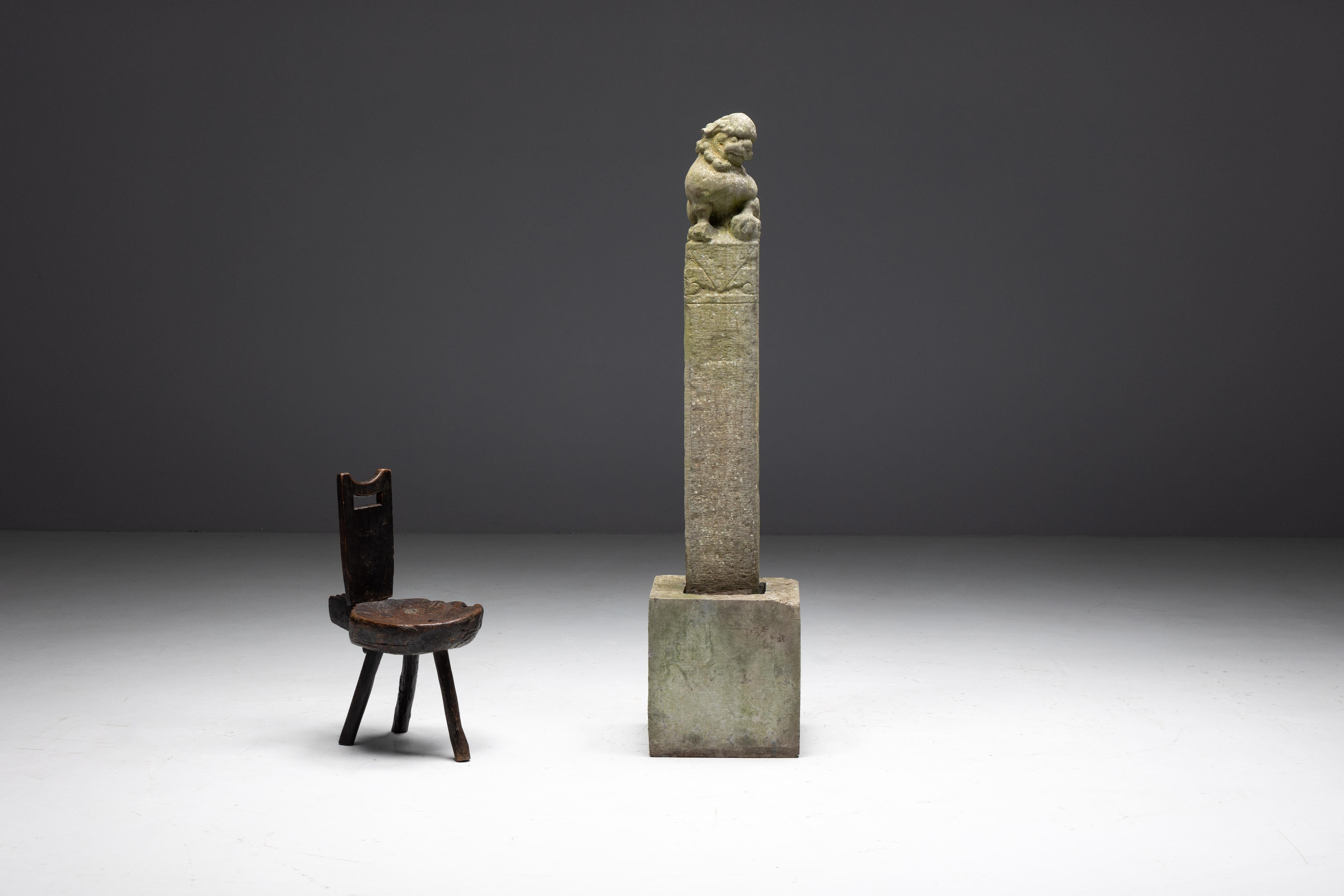 17ème siècle Statue de gardien en pierre de la dynastie Ming, Chine, XVIIe siècle en vente