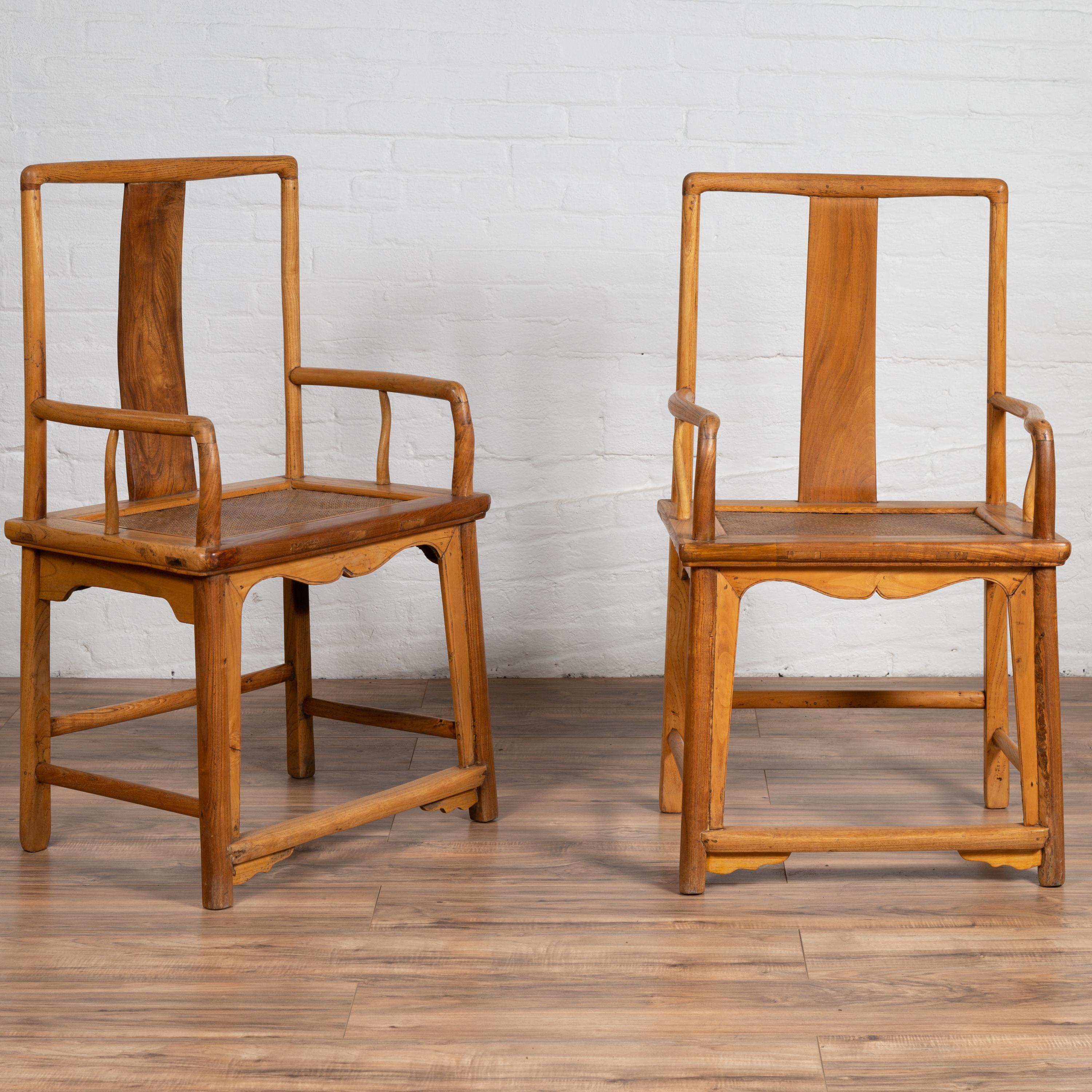 Sillones de Boda Estilo Dinastía Ming con Brazos Curvos y Asientos de Ratán Tejido en Bueno estado para la venta en Yonkers, NY