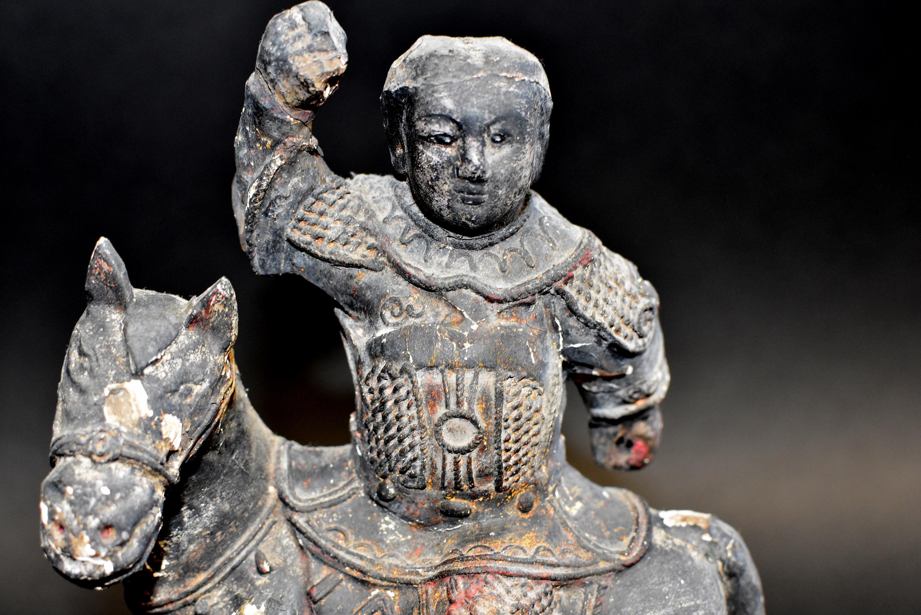 Statue d'un guerrier de Ming en vente 7
