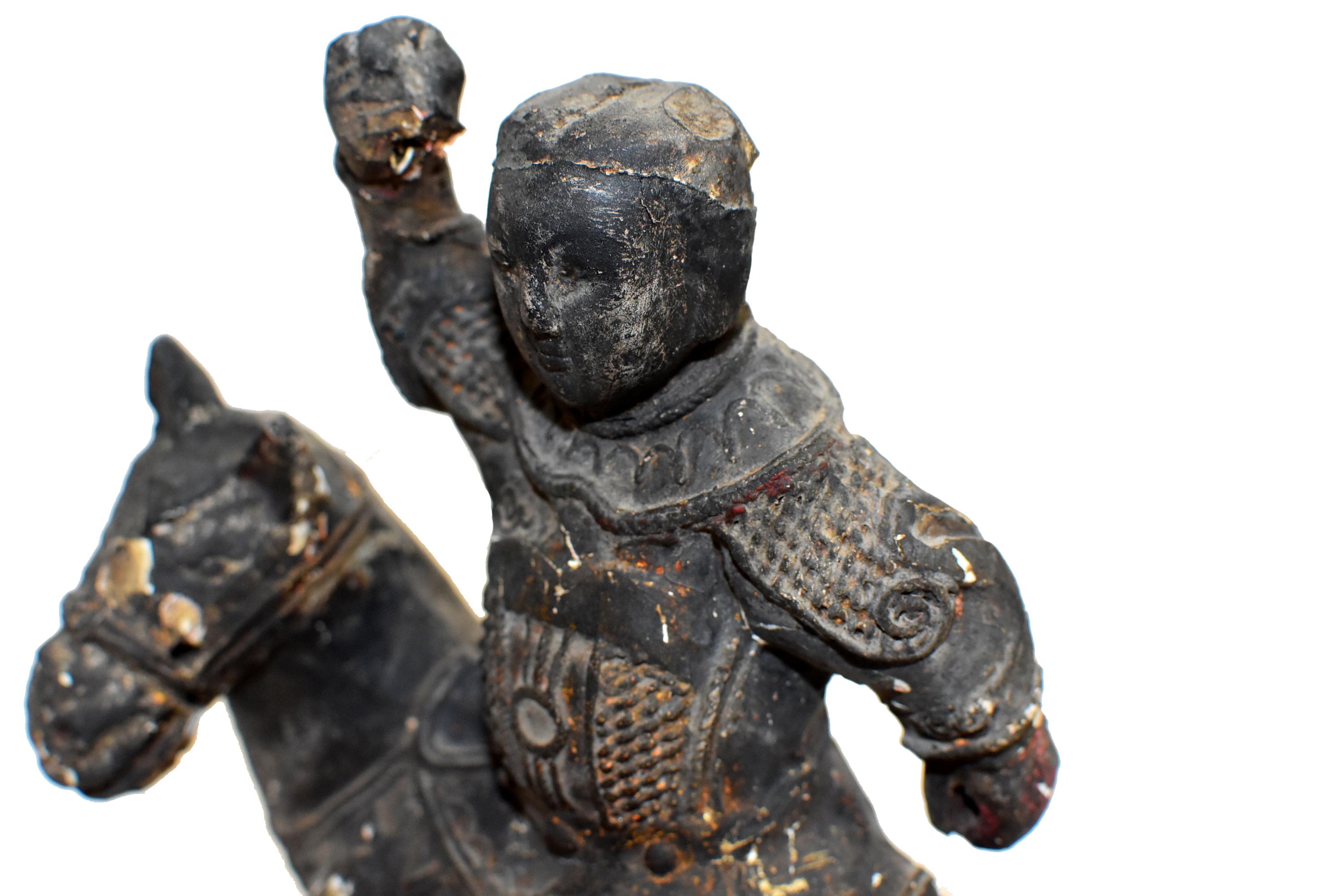 Sculpté à la main Statue d'un guerrier de Ming en vente
