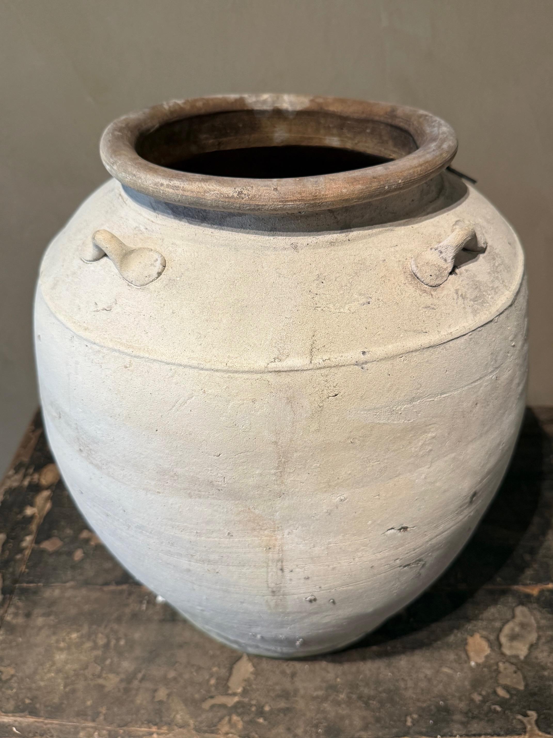 Fino al XVIII secolo Vaso per alimenti in ceramica non smaltata della dinastia Ming, Cina, XVIII secolo in vendita