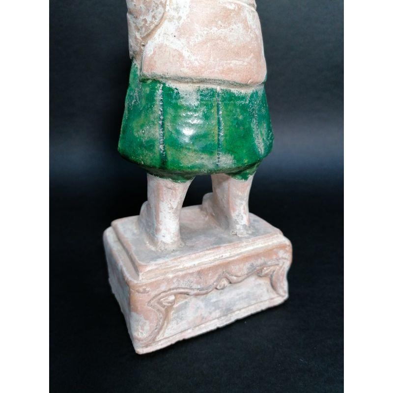 Figurine de Ming en terre cuite, Attendant à la cuvette 5