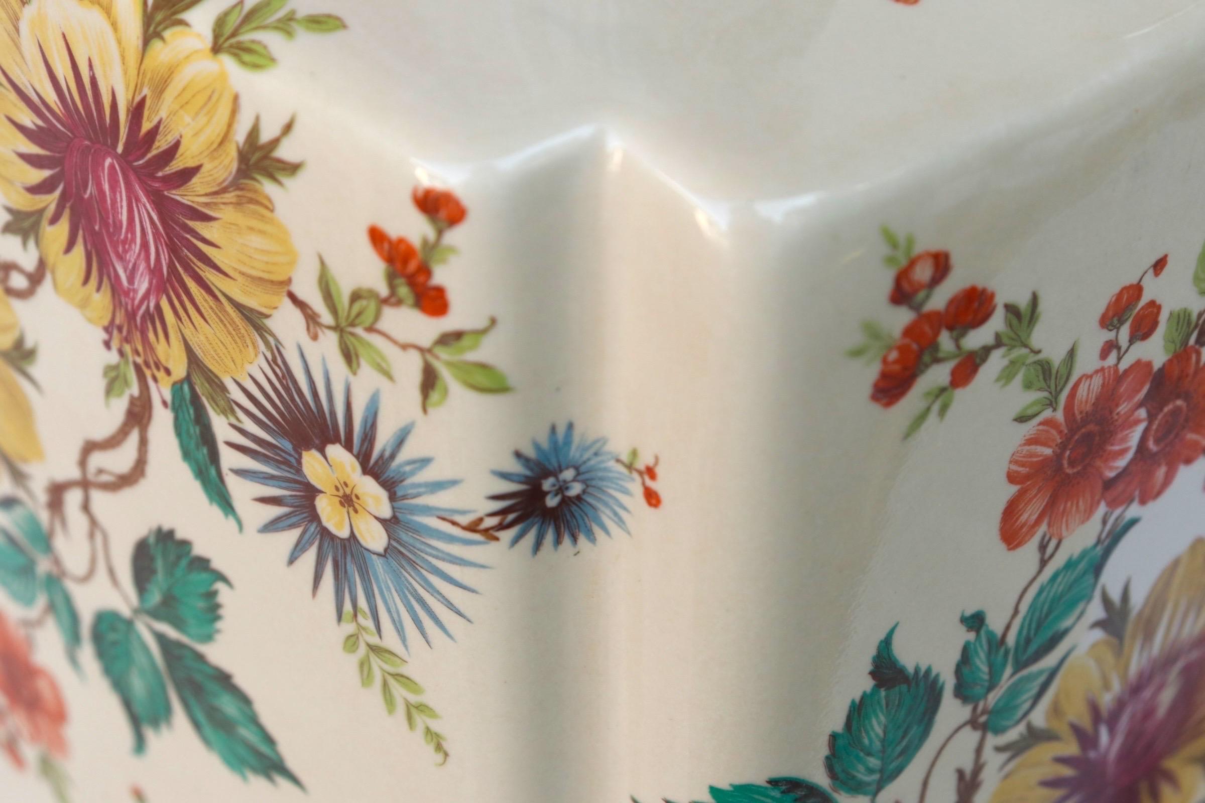 Fin du 20e siècle Paire de lampes de table en céramique florale Ming en vente