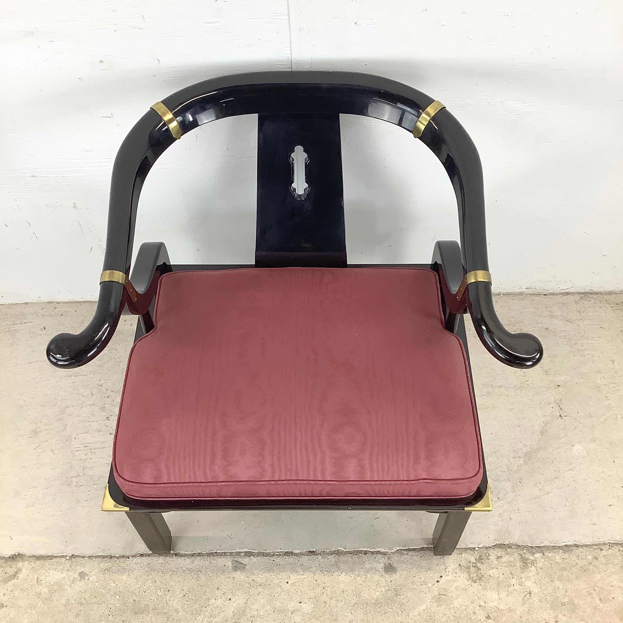 Autre Fauteuil en laque noire inspiré de James Ming, dans le style de James Mont en vente