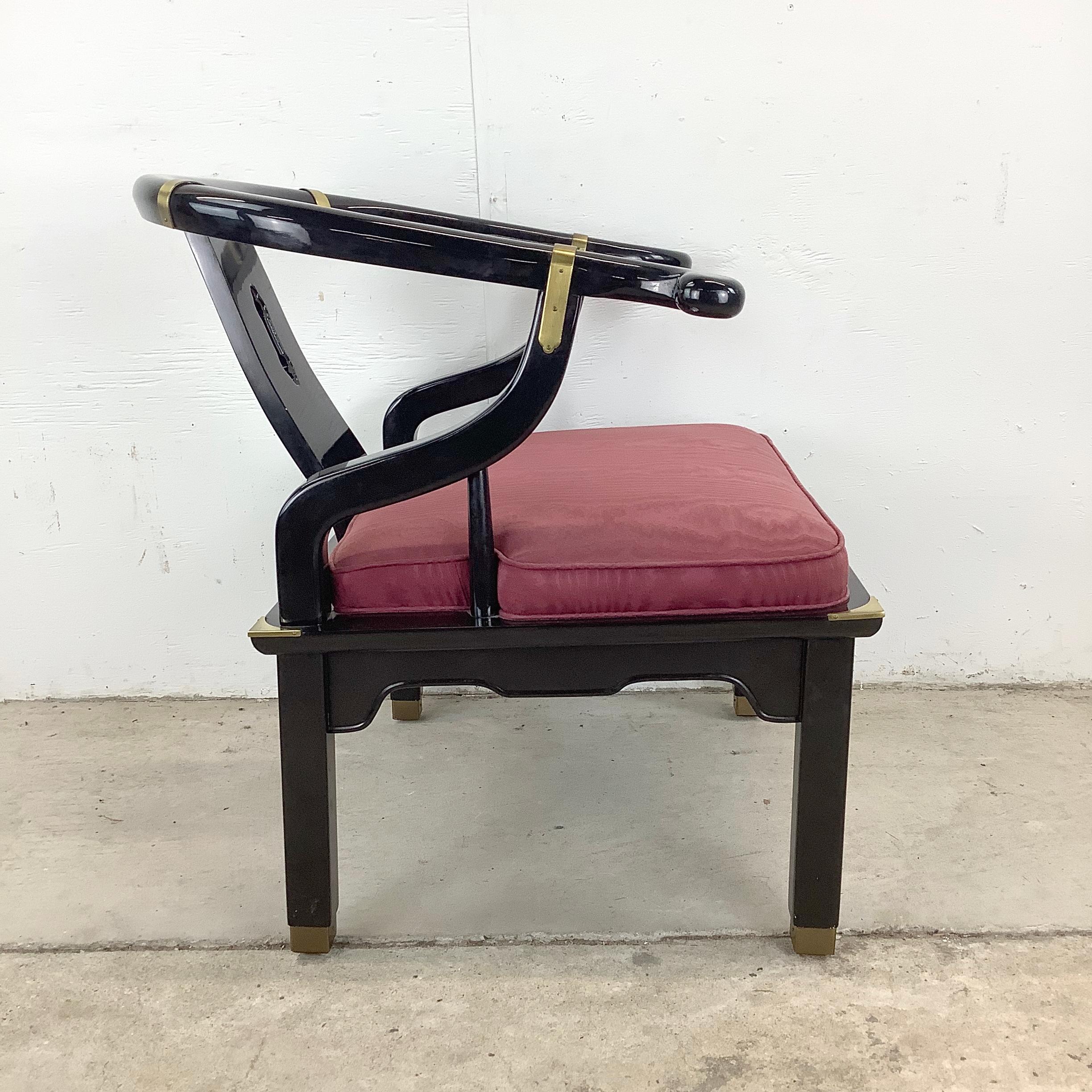 Tissu d'ameublement Fauteuil en laque noire inspiré de James Ming, dans le style de James Mont en vente