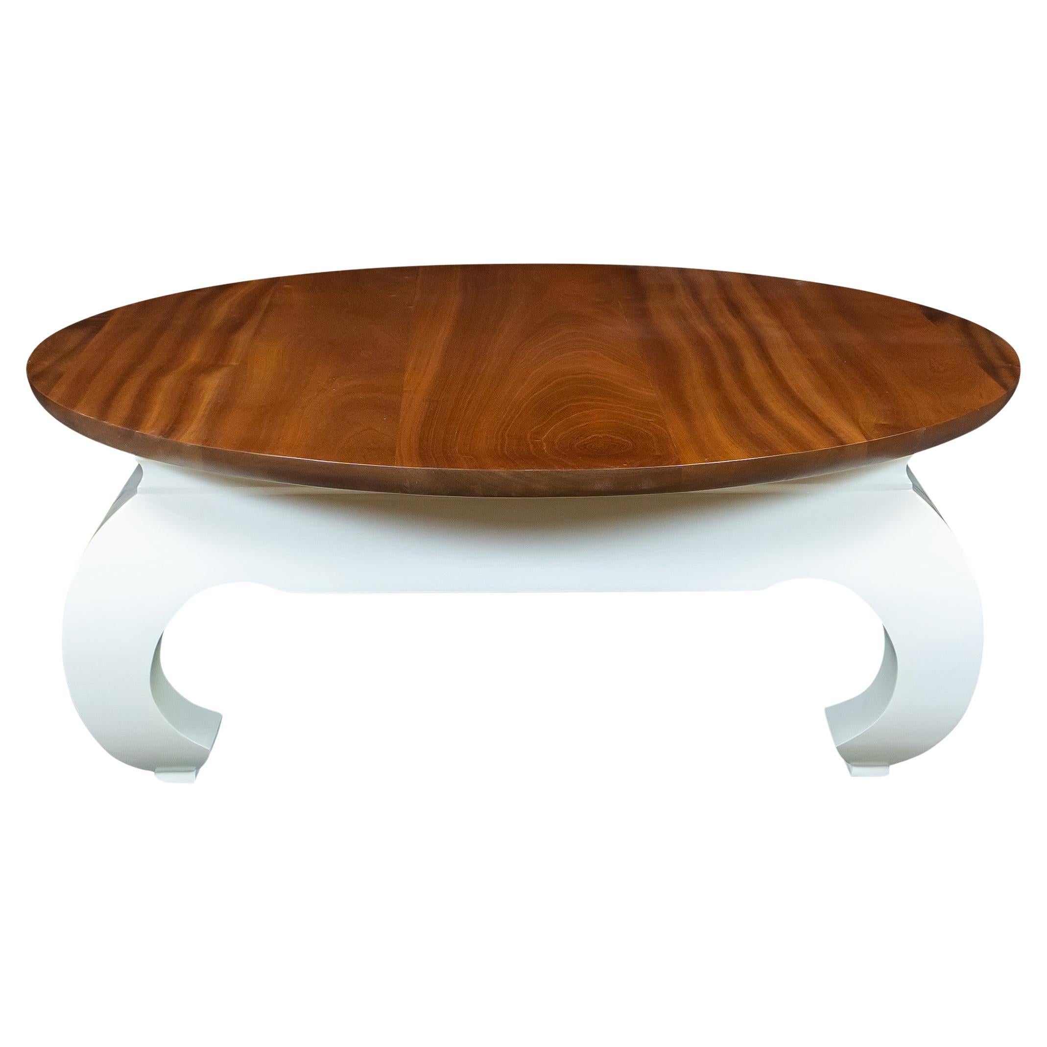 Mesa de centro redonda con tapa de sapeli estilo pata Ming de mediados de siglo Patas lacadas Blanco en venta