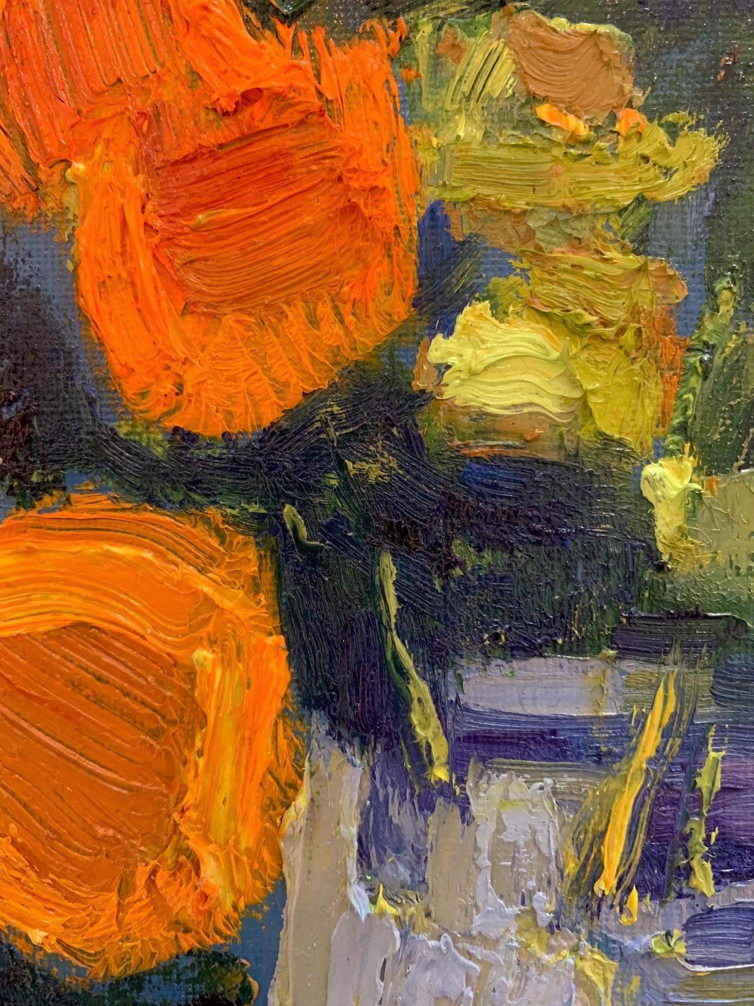 'Fiori arancioni in vaso blu' Natura morta contemporanea in tecnica mista di Ming Ming 1