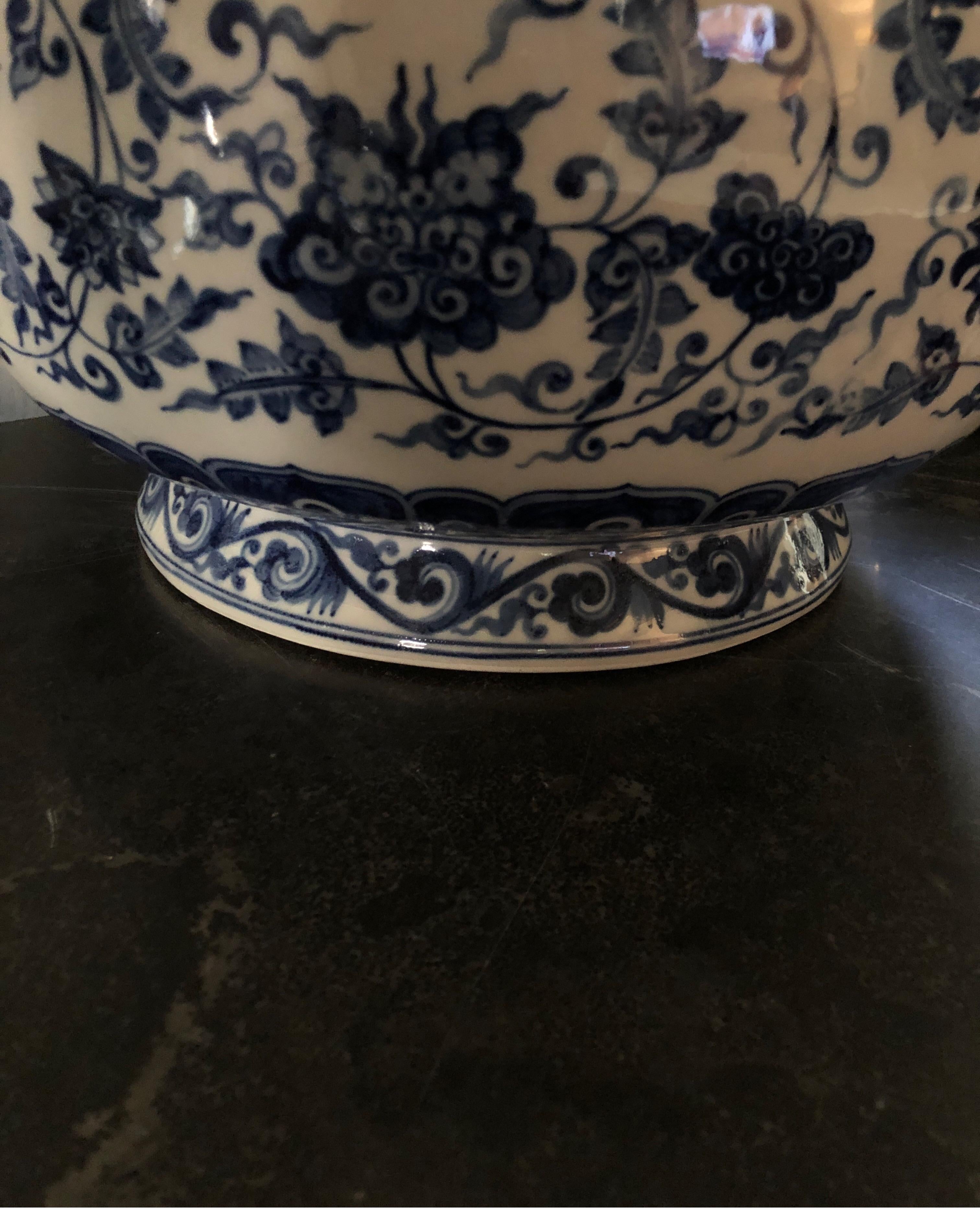 20th Century Ming/Yongzheng Style Chinese Blue and White Porcelain Vase