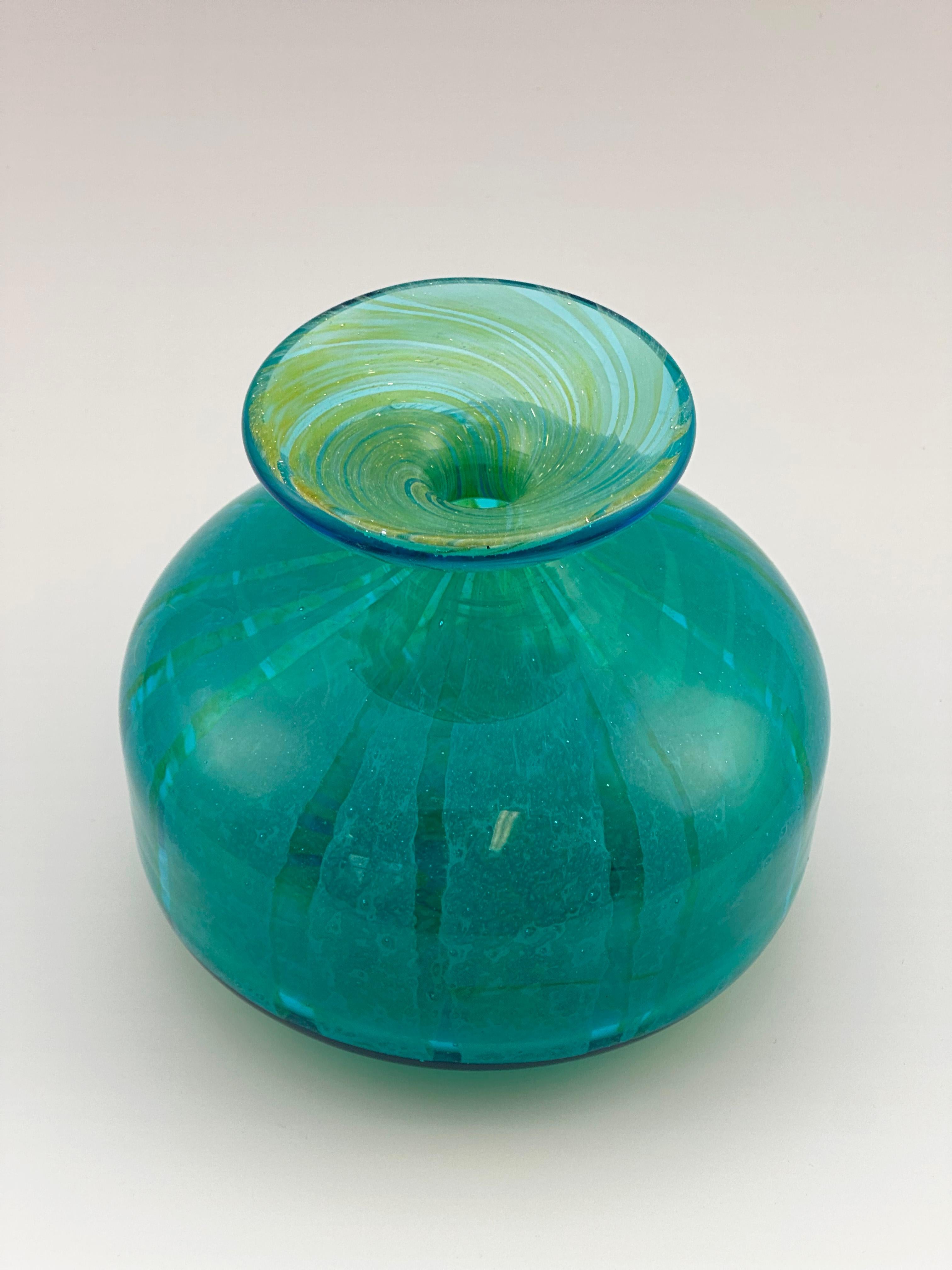 Vase à bouteille trapue à motif Ming, turquoise et vert, Mdina Glass, Malte, années 1970 en vente 1