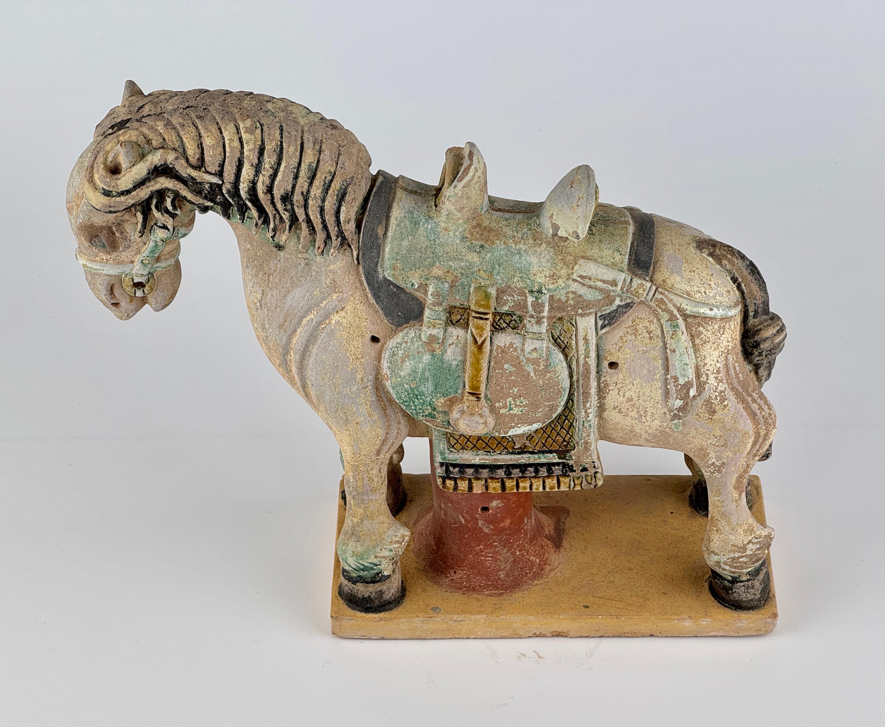Ming Period Large Pottery Horse with Saddle (15-16th Century) For Sale 2
