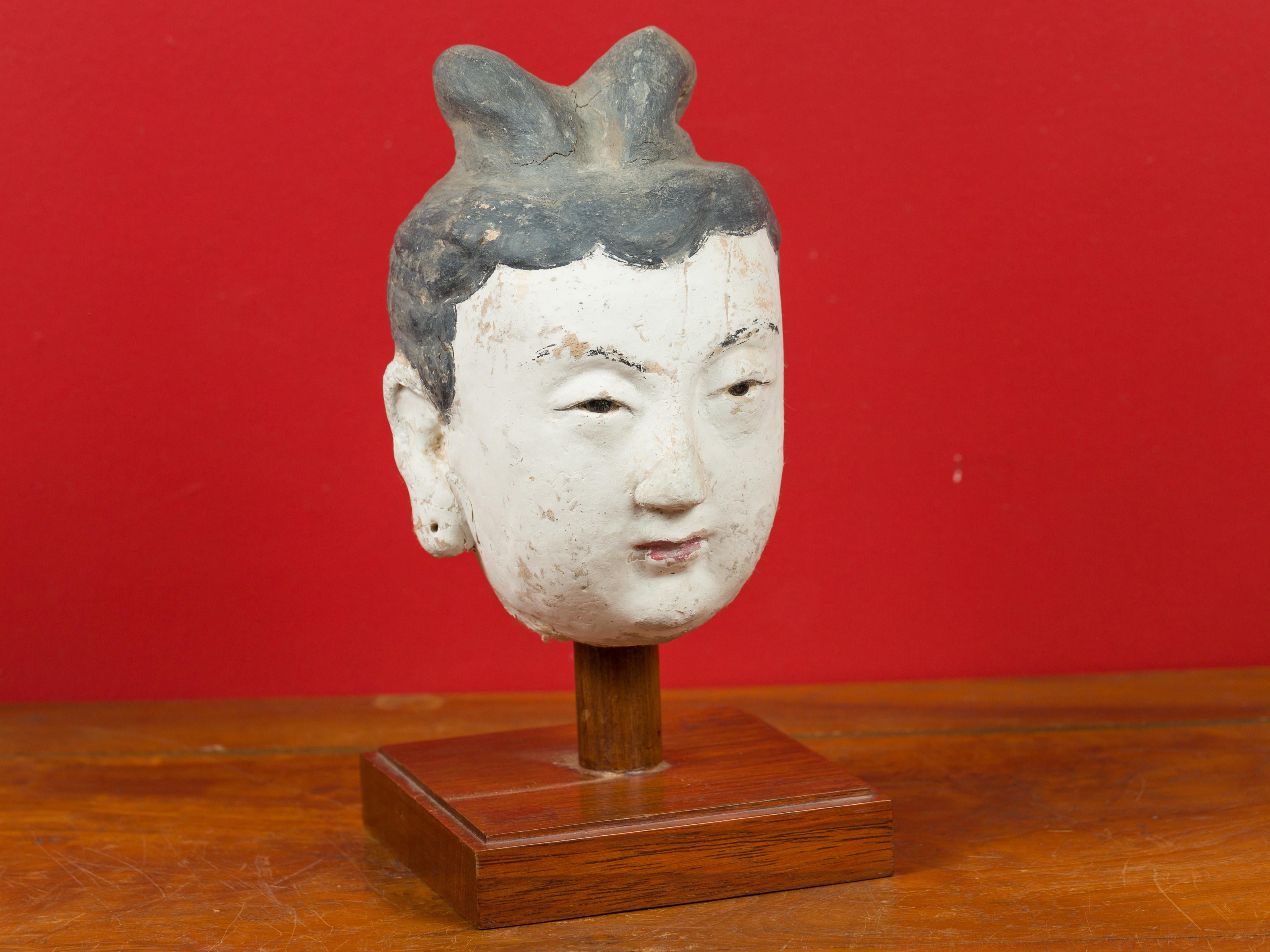 18th Century and Earlier Ming Period Stucco Head of a Court Lady with Original Paint Mounted on Stand For Sale