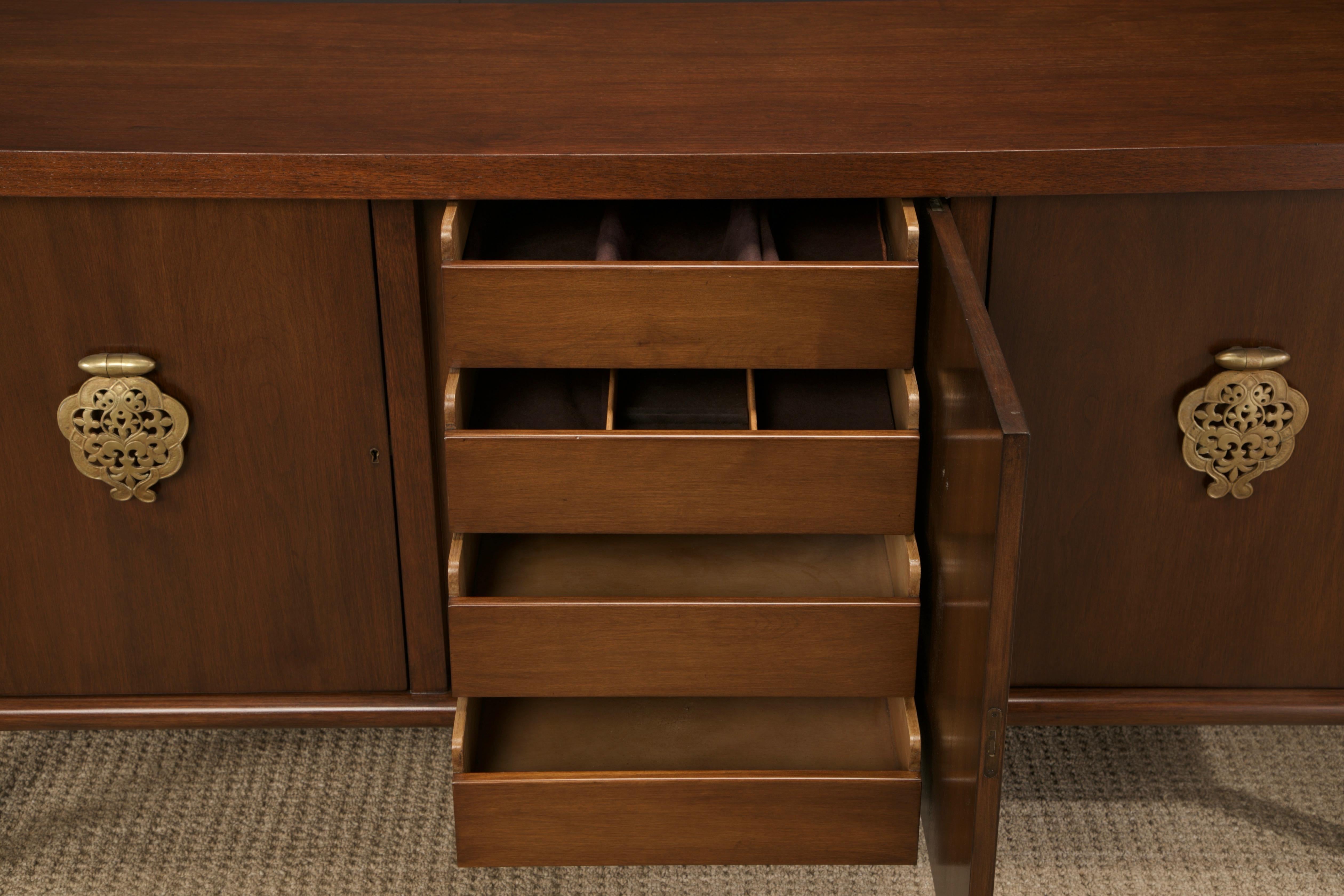 'Ming' Sideboard / Credenza by T.H. Robsjohn-Gibbings for Widdicomb, 1950s 3