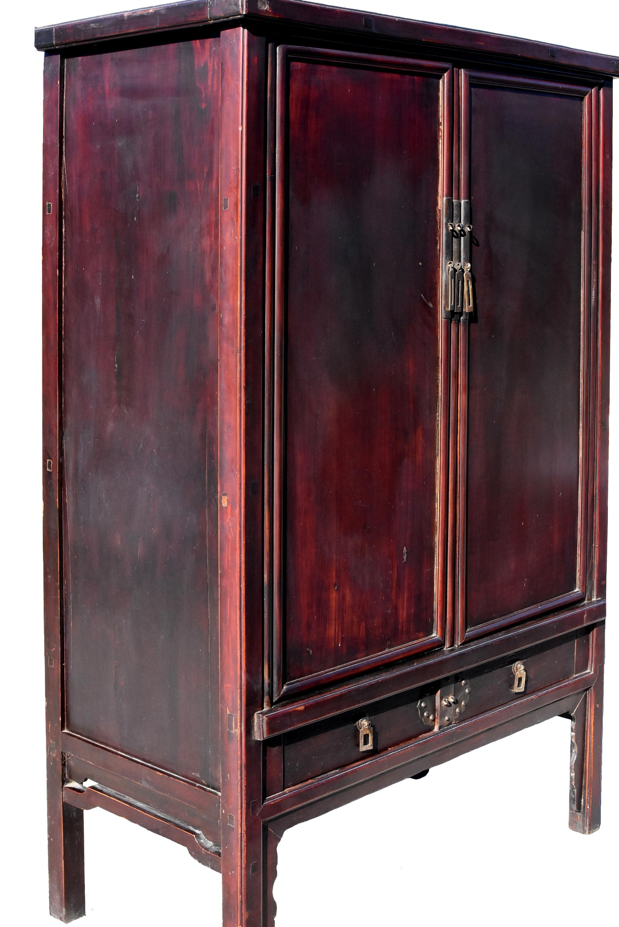 Ming Style Chinese Scholar's Cabinet In Good Condition For Sale In Somis, CA